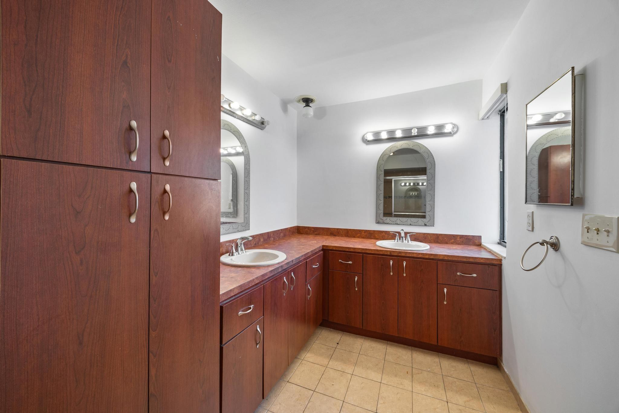 2925 Azalea Hollywood, FL 33026