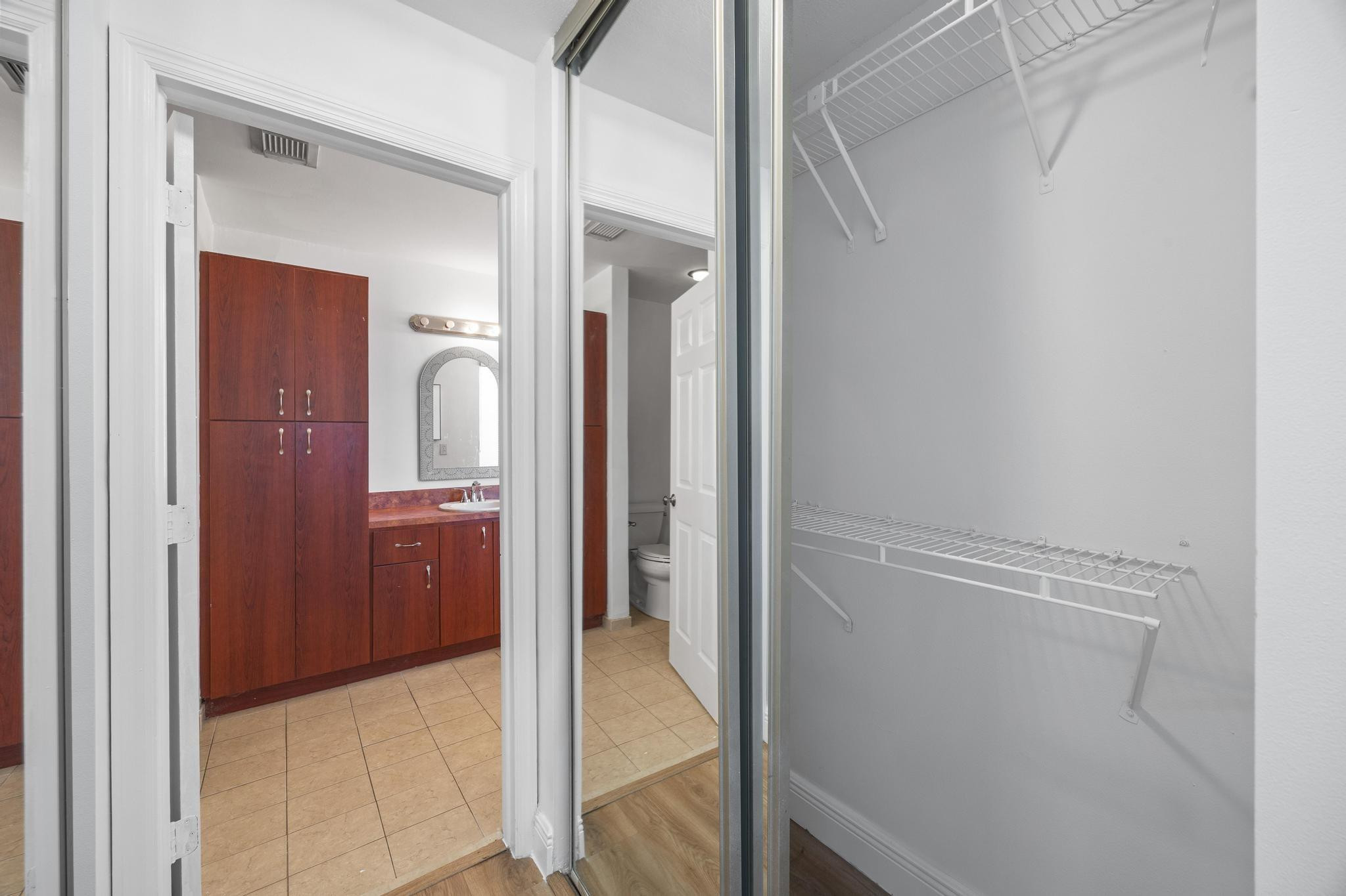 2925 Azalea Hollywood, FL 33026