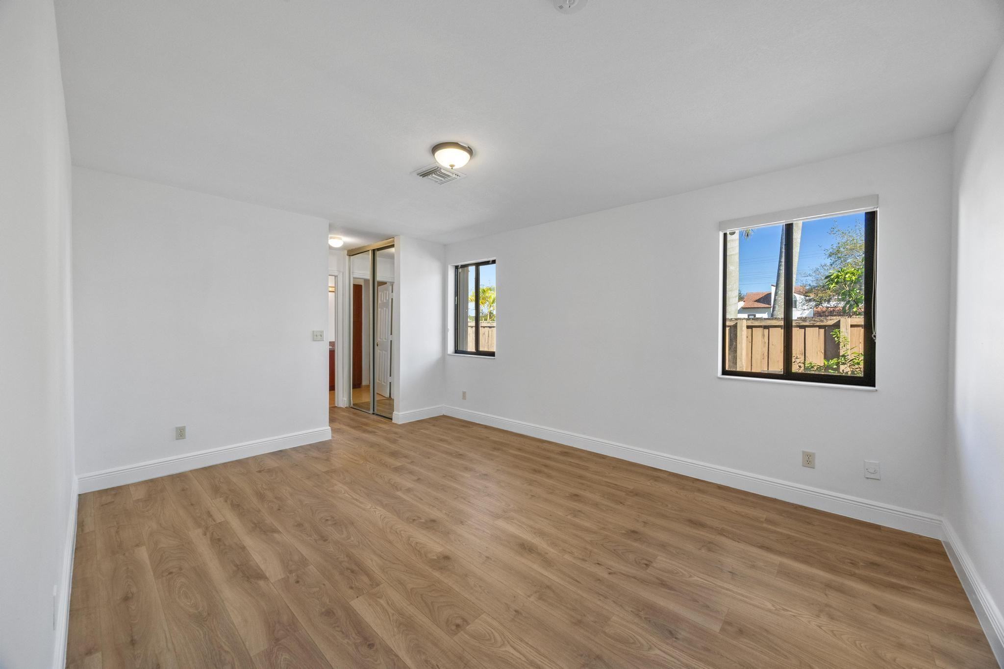 2925 Azalea Hollywood, FL 33026