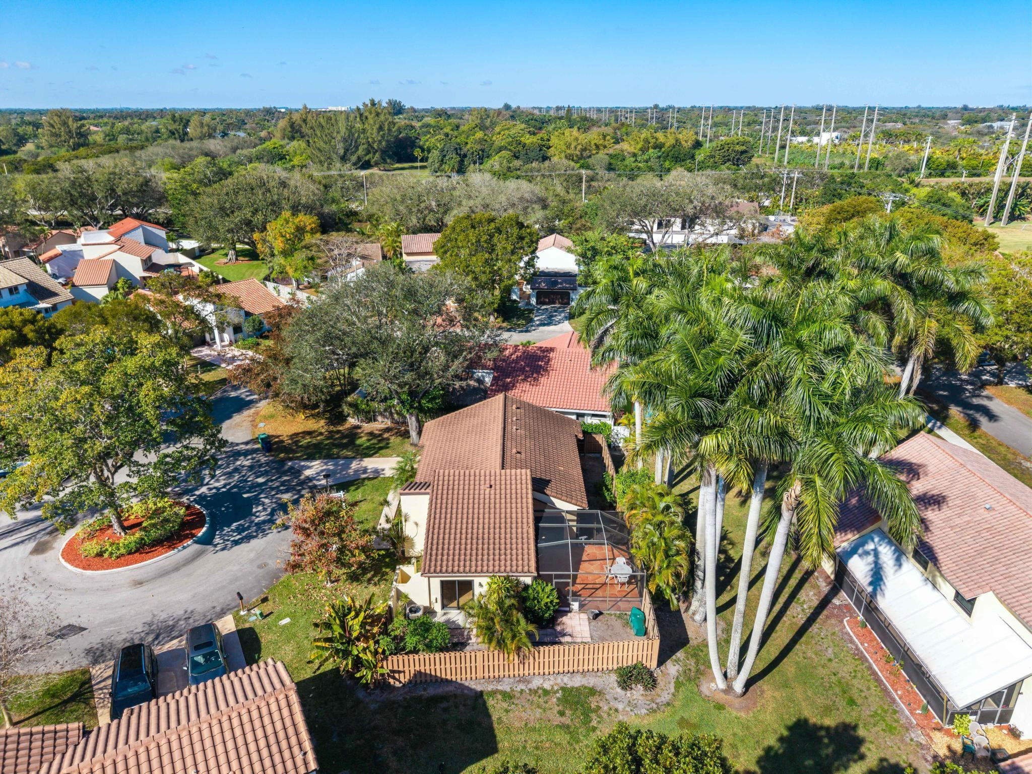 2925 Azalea Hollywood, FL 33026