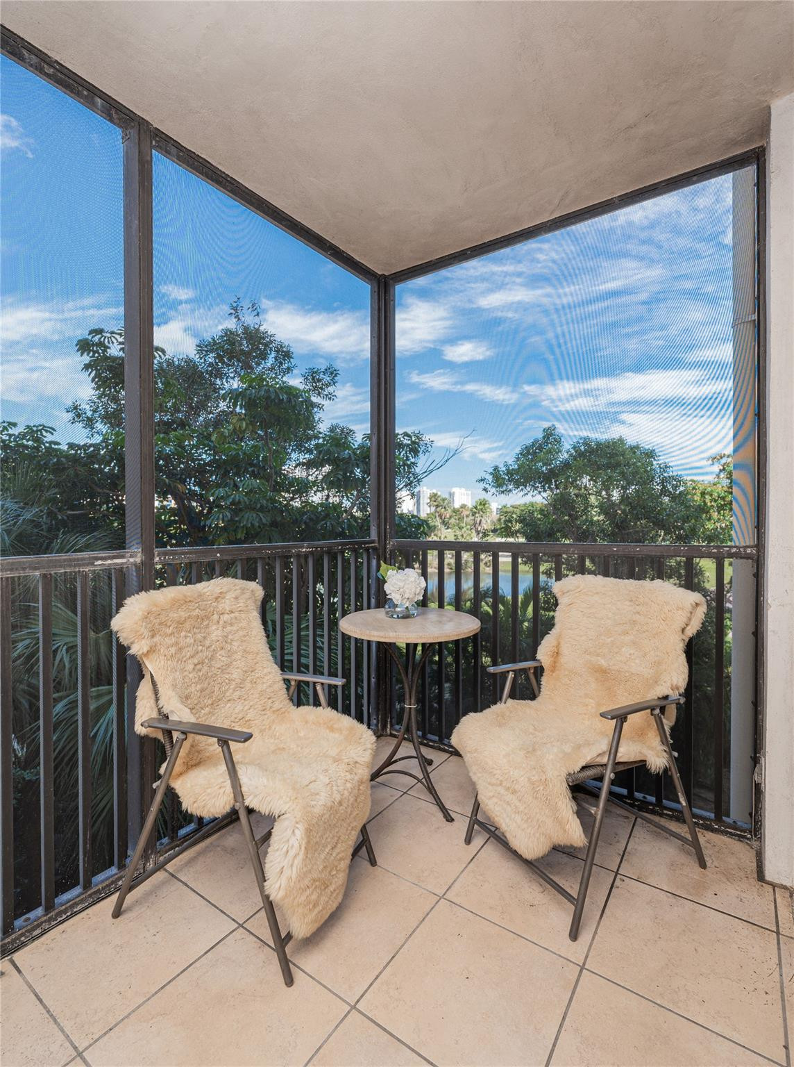 20379 W Country Clb #332