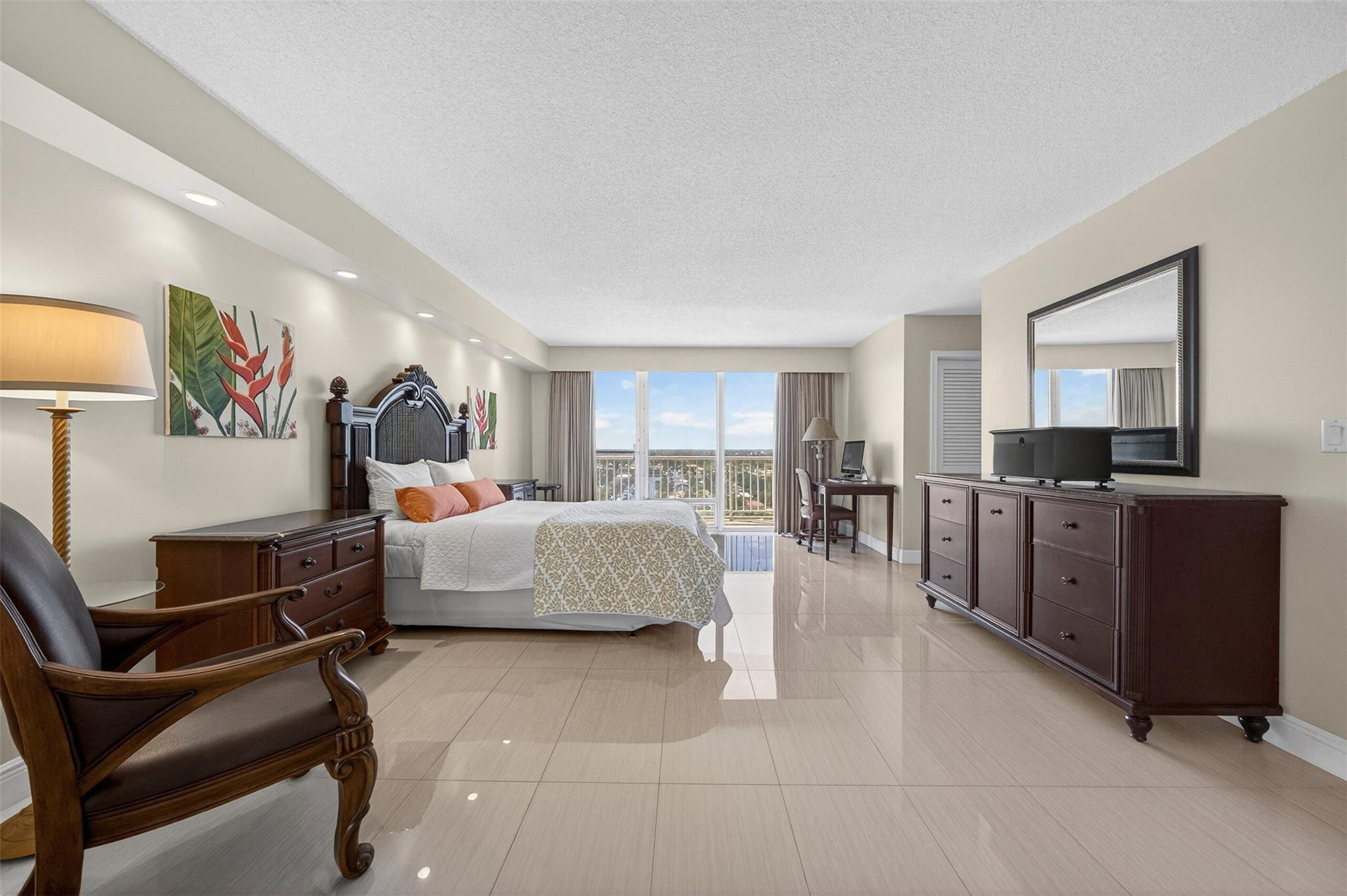 4300 N Ocean #14E Fort Lauderdale, FL 33308