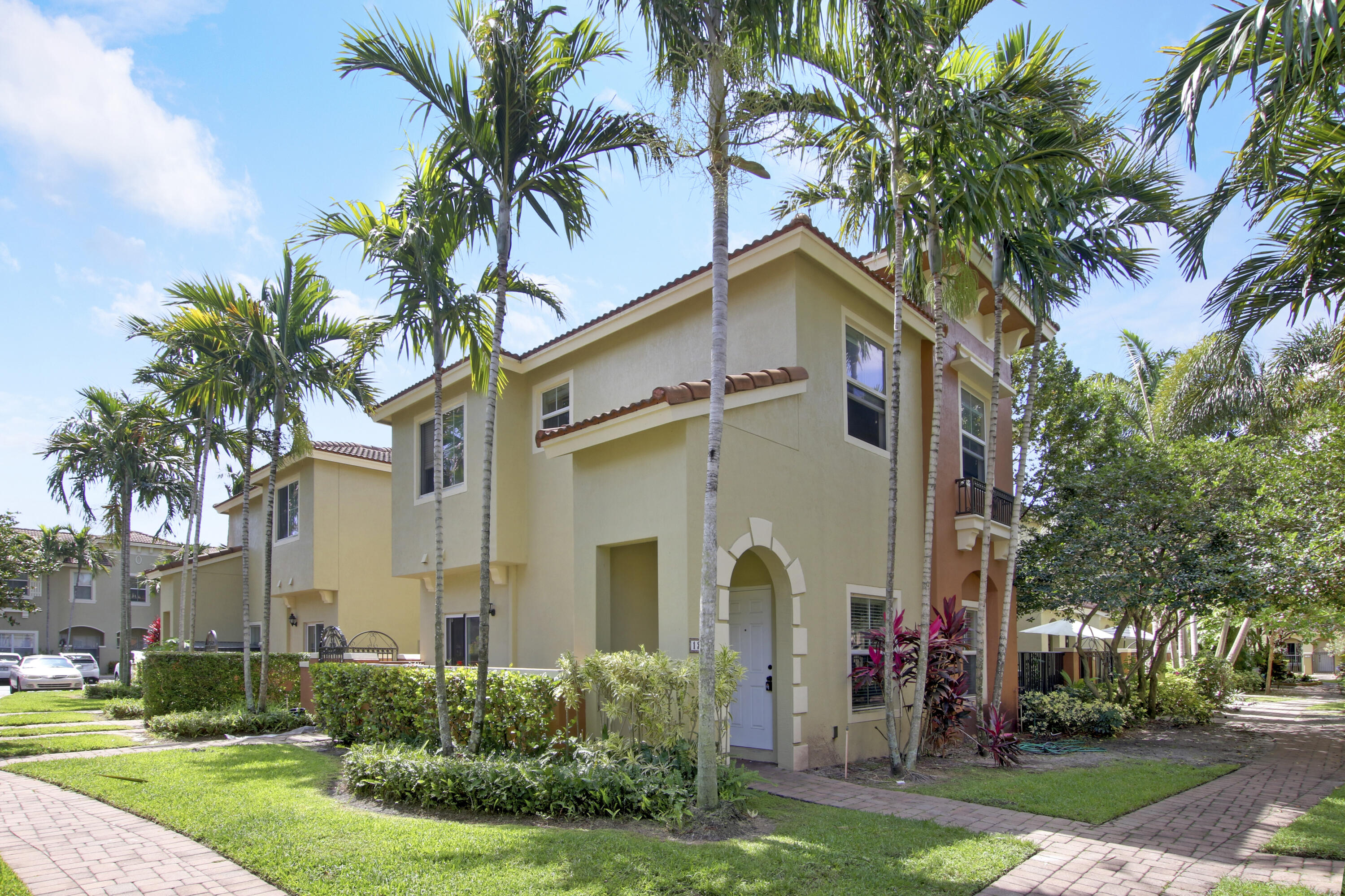 127 Monterey Bay Dr