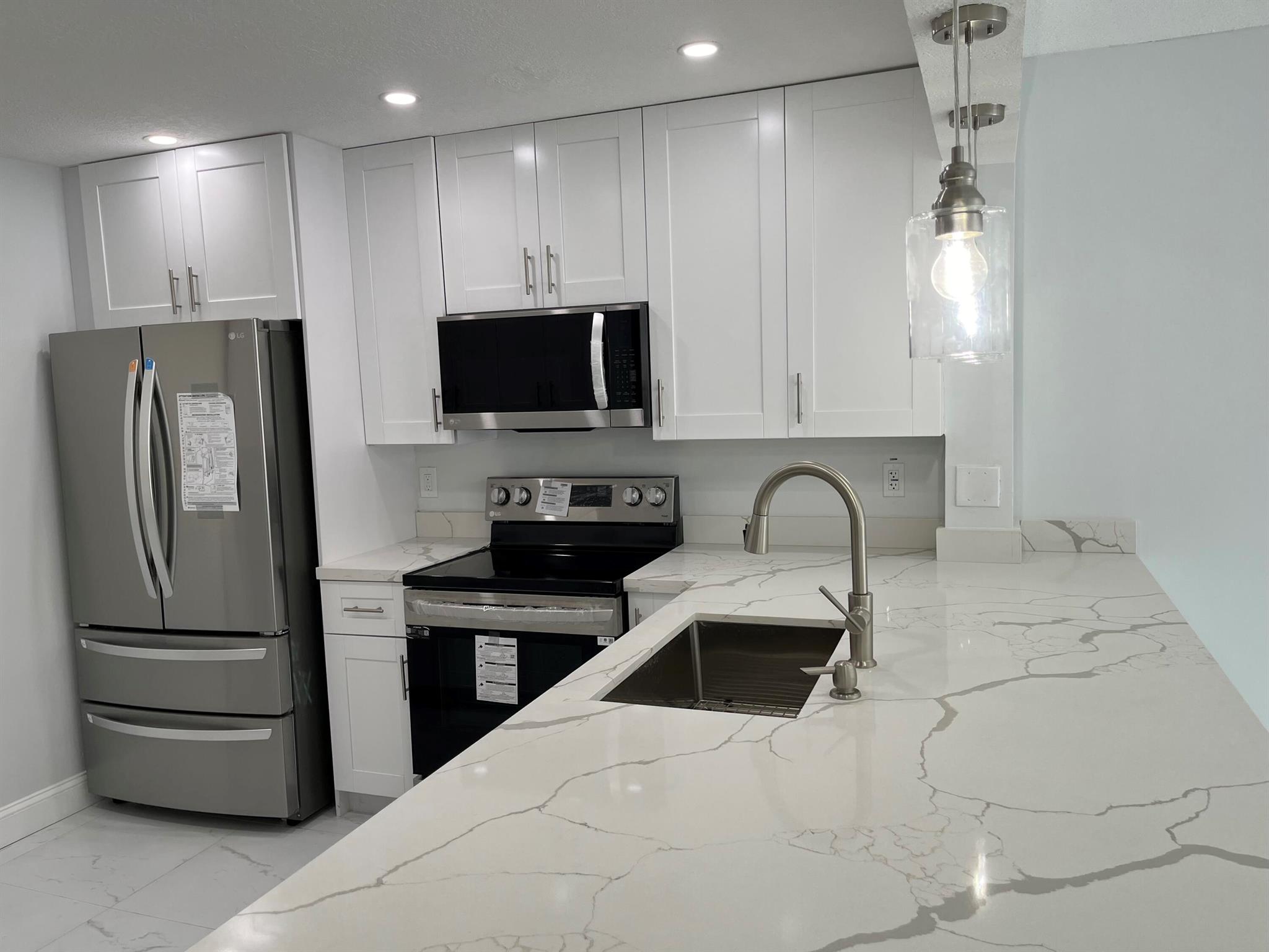2830 Somerset Dr #211n,Lauderdale Lakes, FL 33311