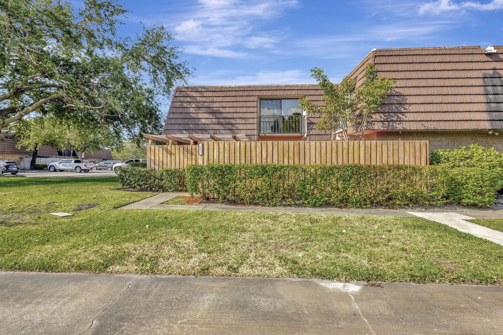 1621 16th Ln