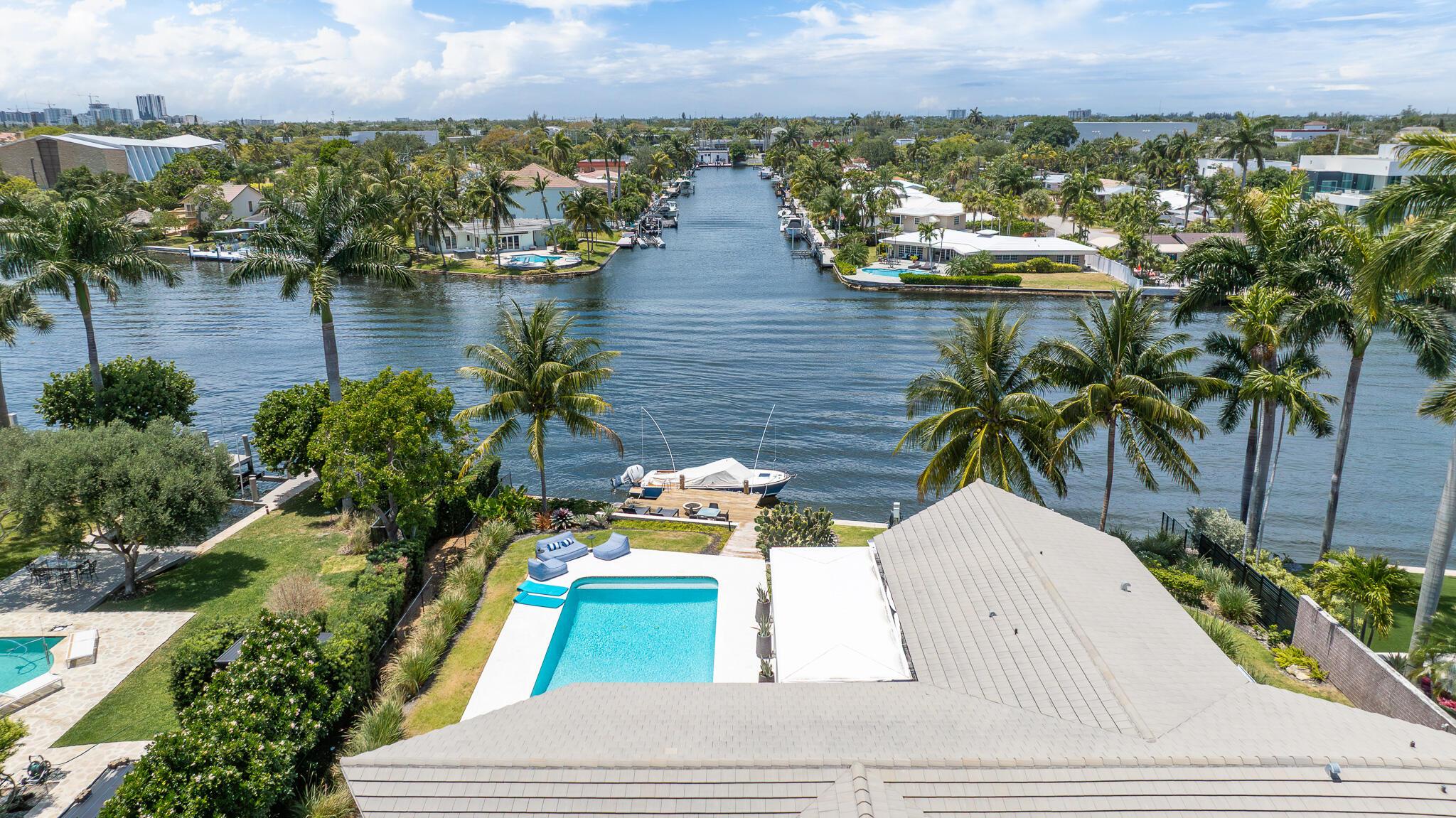 1425 Middle Riv Dr Fort Lauderdale, FL 33304