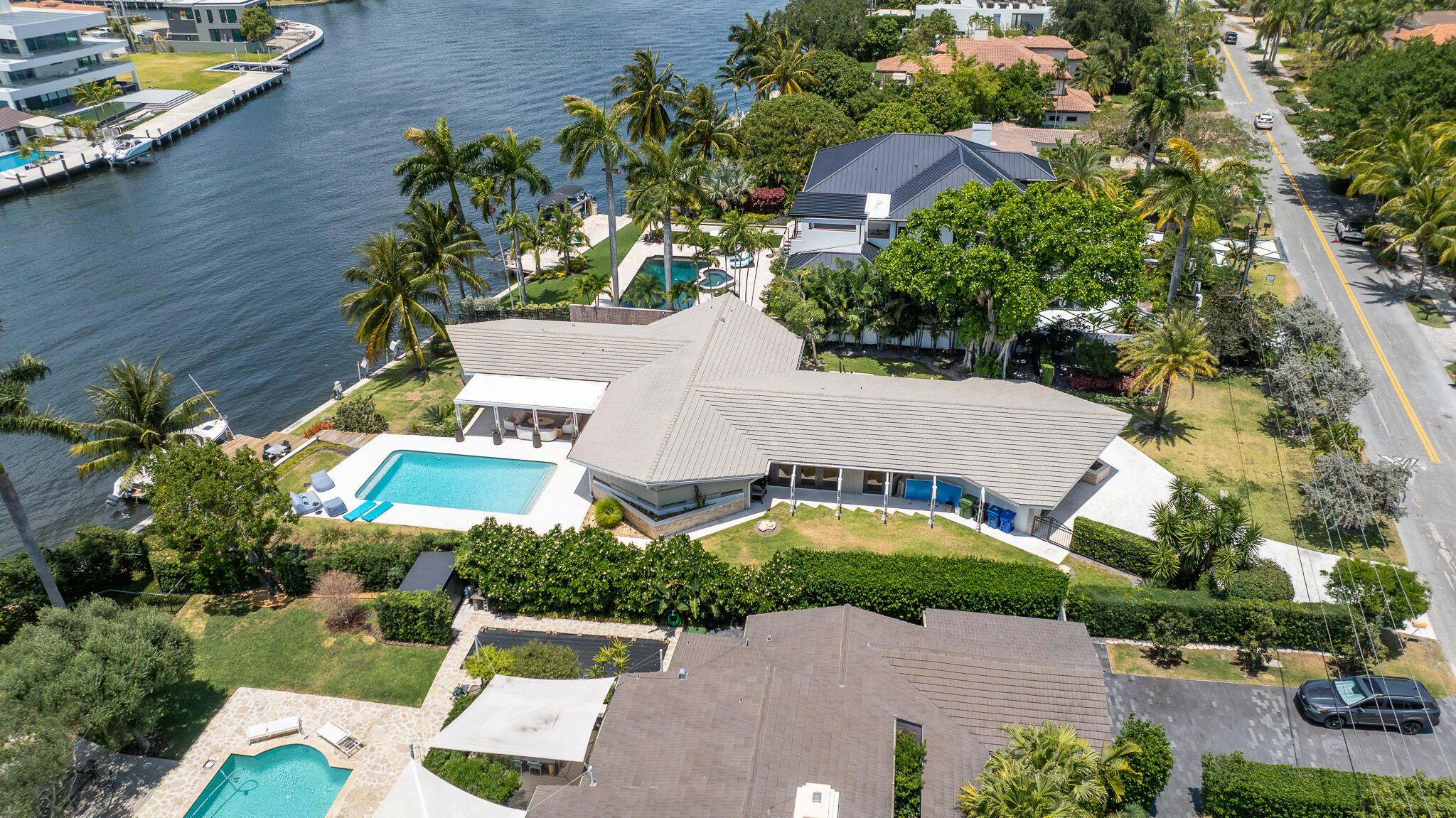 1425 Middle Riv Dr Fort Lauderdale, FL 33304