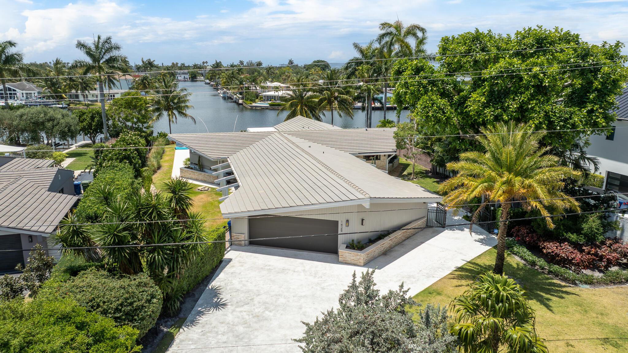 1425 Middle Riv Dr Fort Lauderdale, FL 33304