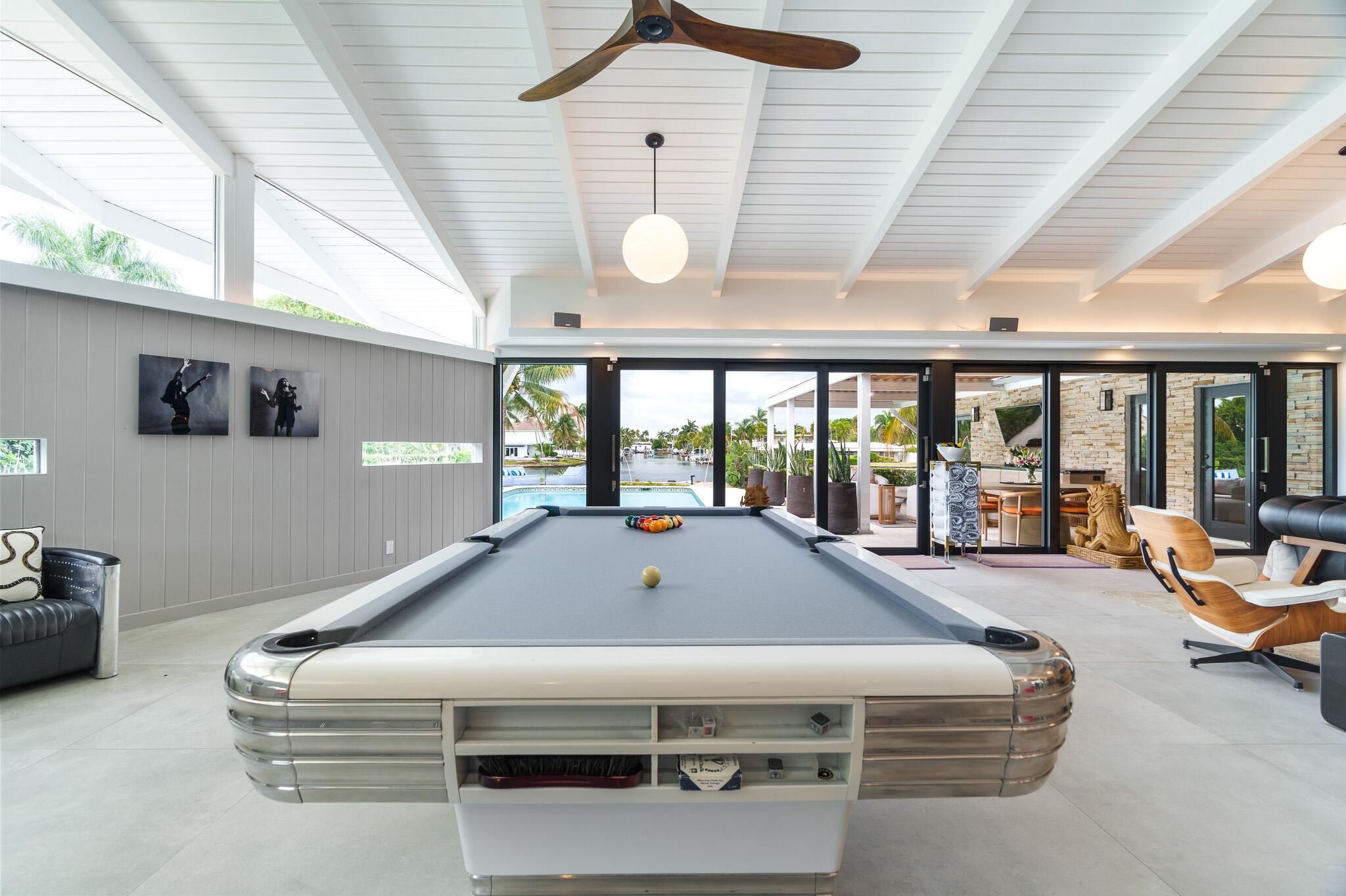 1425 Middle Riv Dr Fort Lauderdale, FL 33304