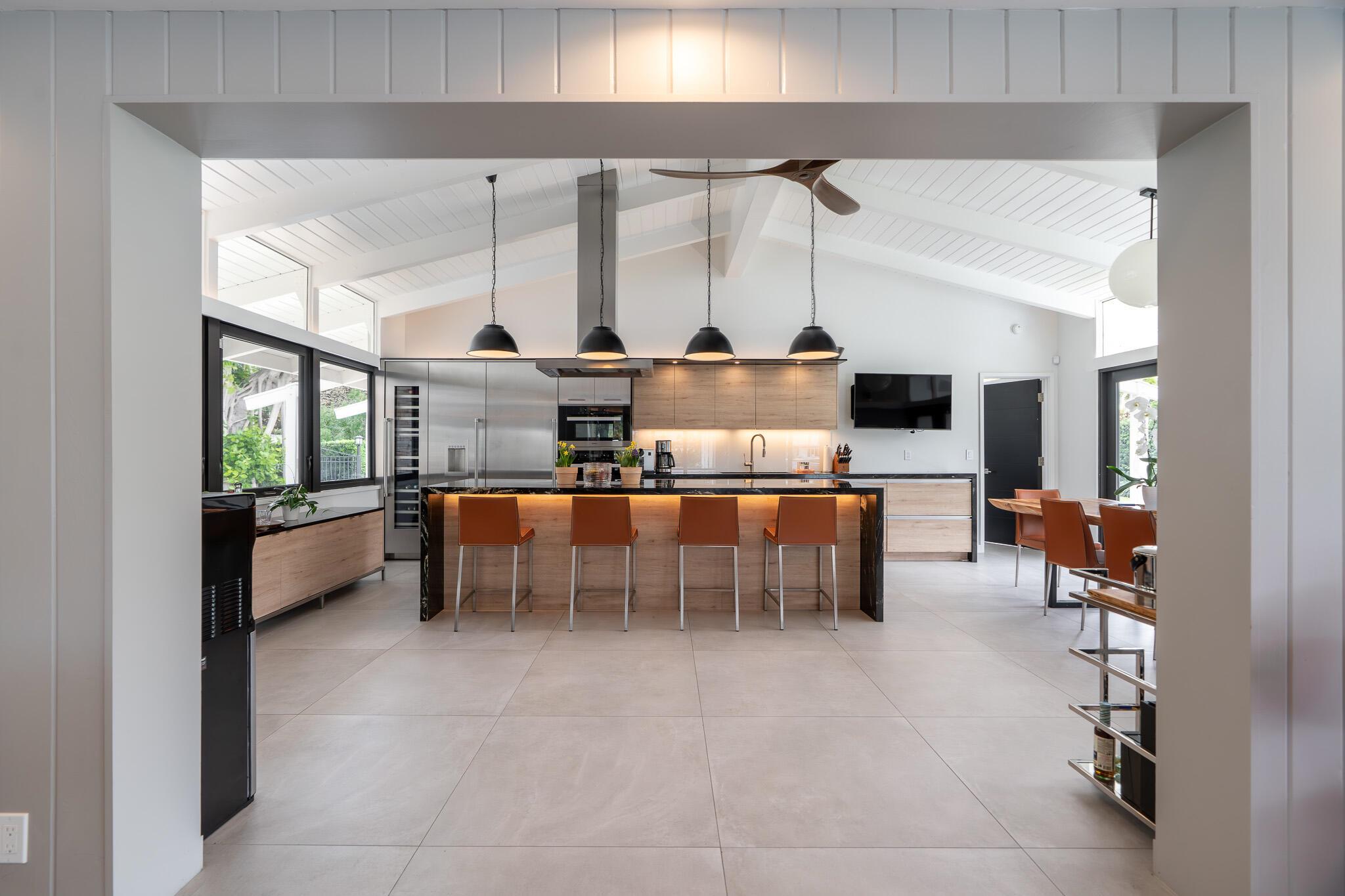 1425 Middle Riv Dr Fort Lauderdale, FL 33304