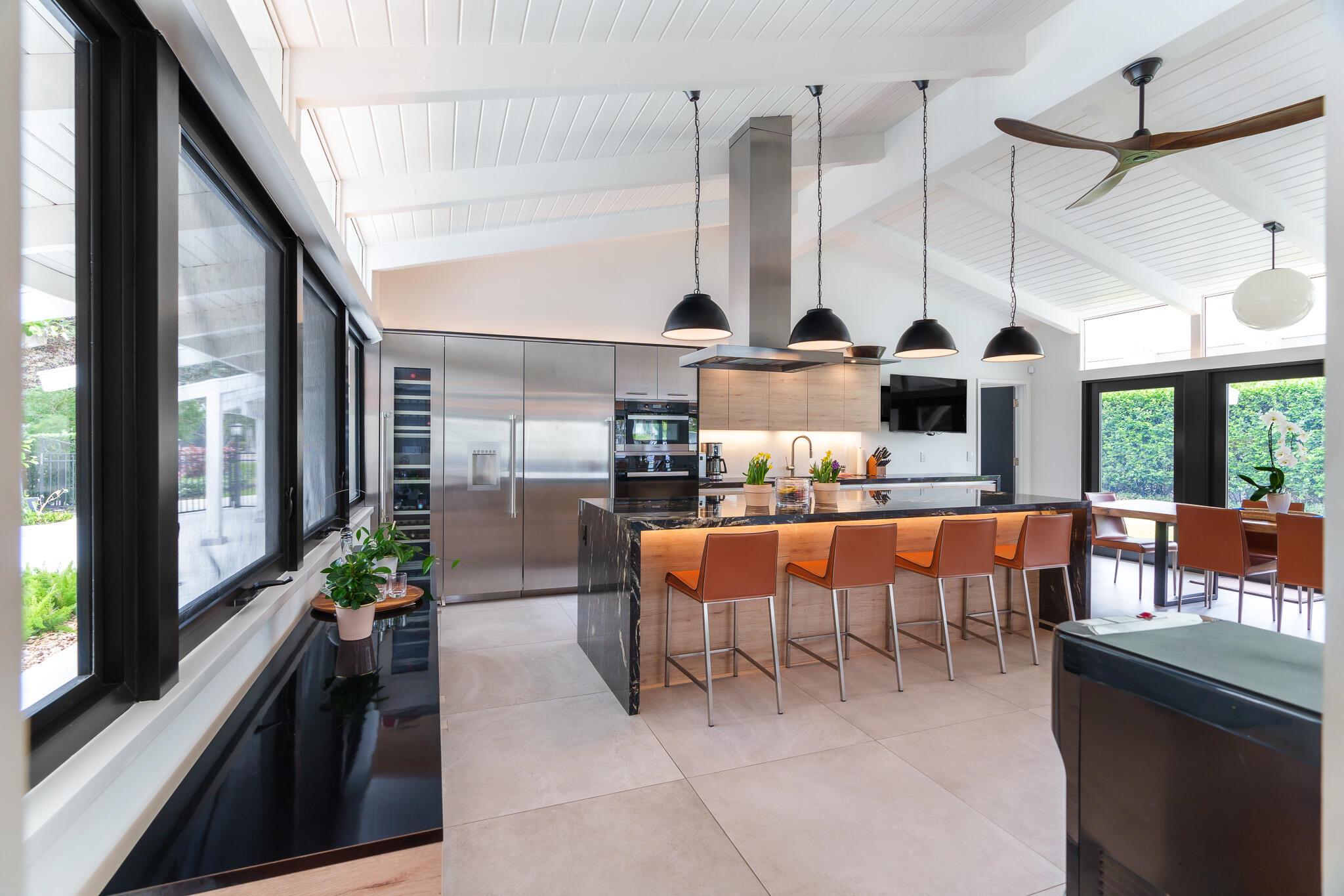 1425 Middle Riv Dr Fort Lauderdale, FL 33304