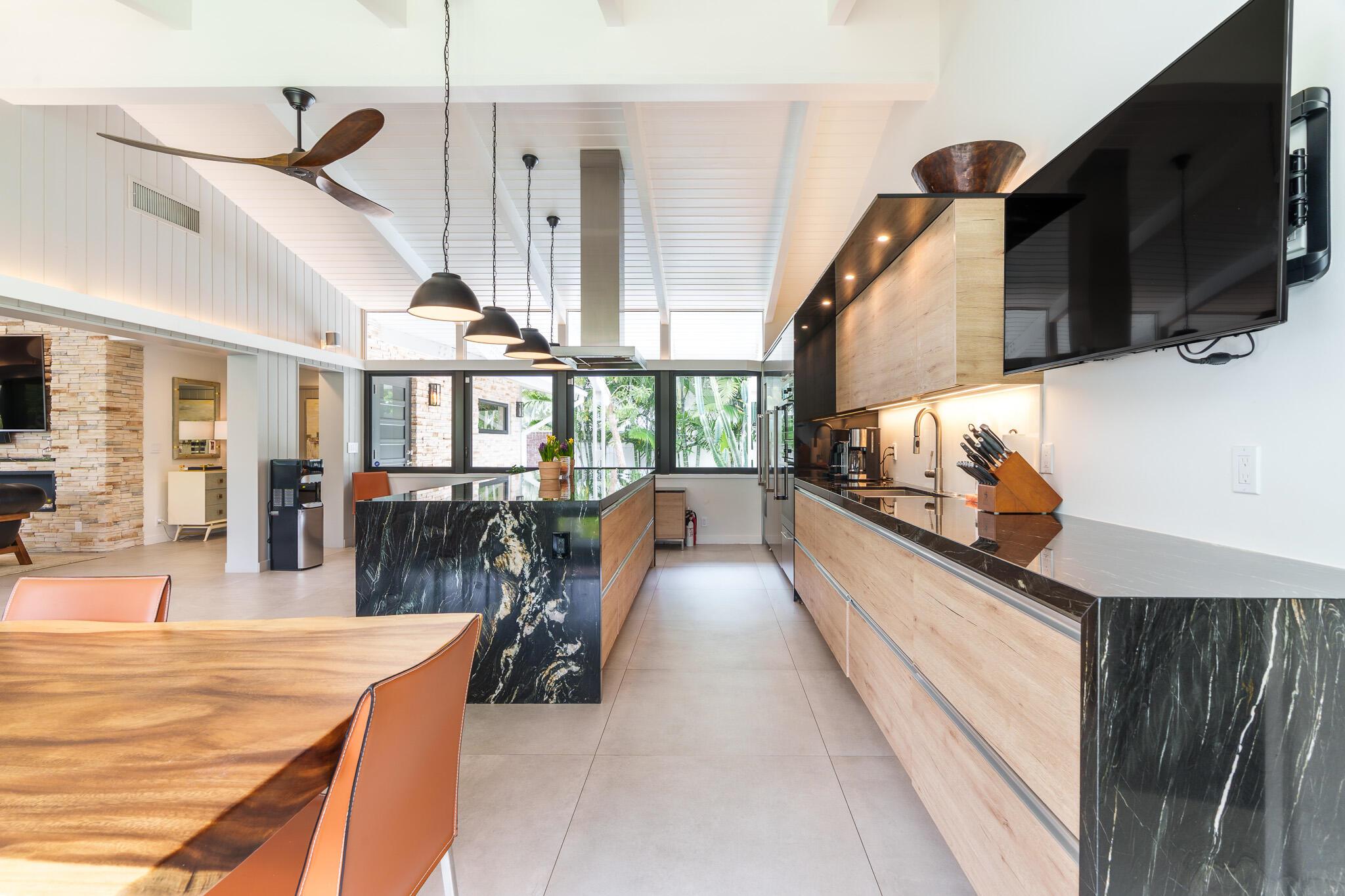 1425 Middle Riv Dr Fort Lauderdale, FL 33304