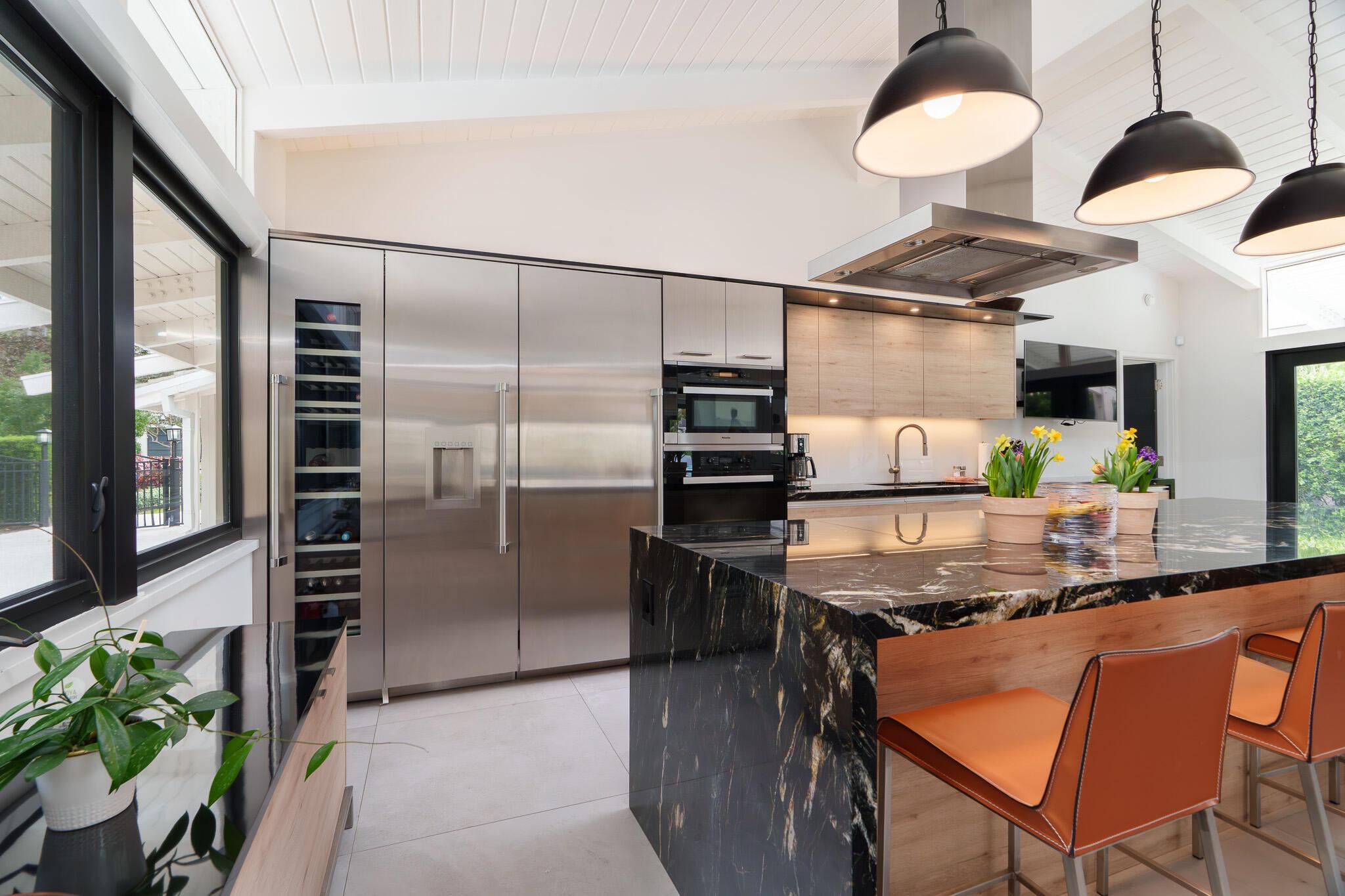 1425 Middle Riv Dr Fort Lauderdale, FL 33304