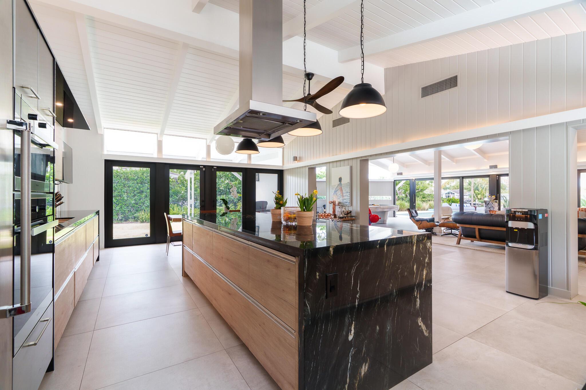 1425 Middle Riv Dr Fort Lauderdale, FL 33304