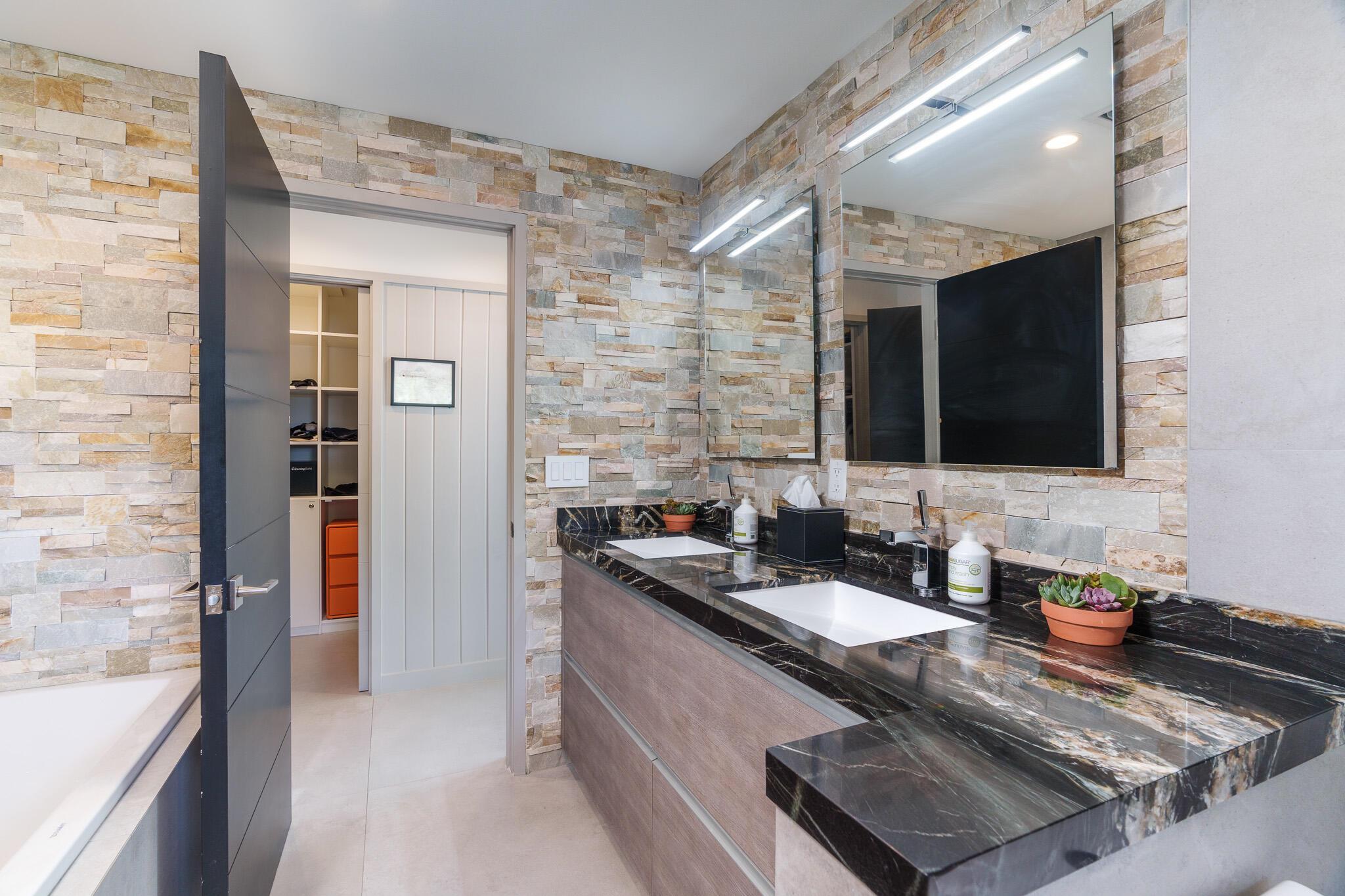 1425 Middle Riv Dr Fort Lauderdale, FL 33304