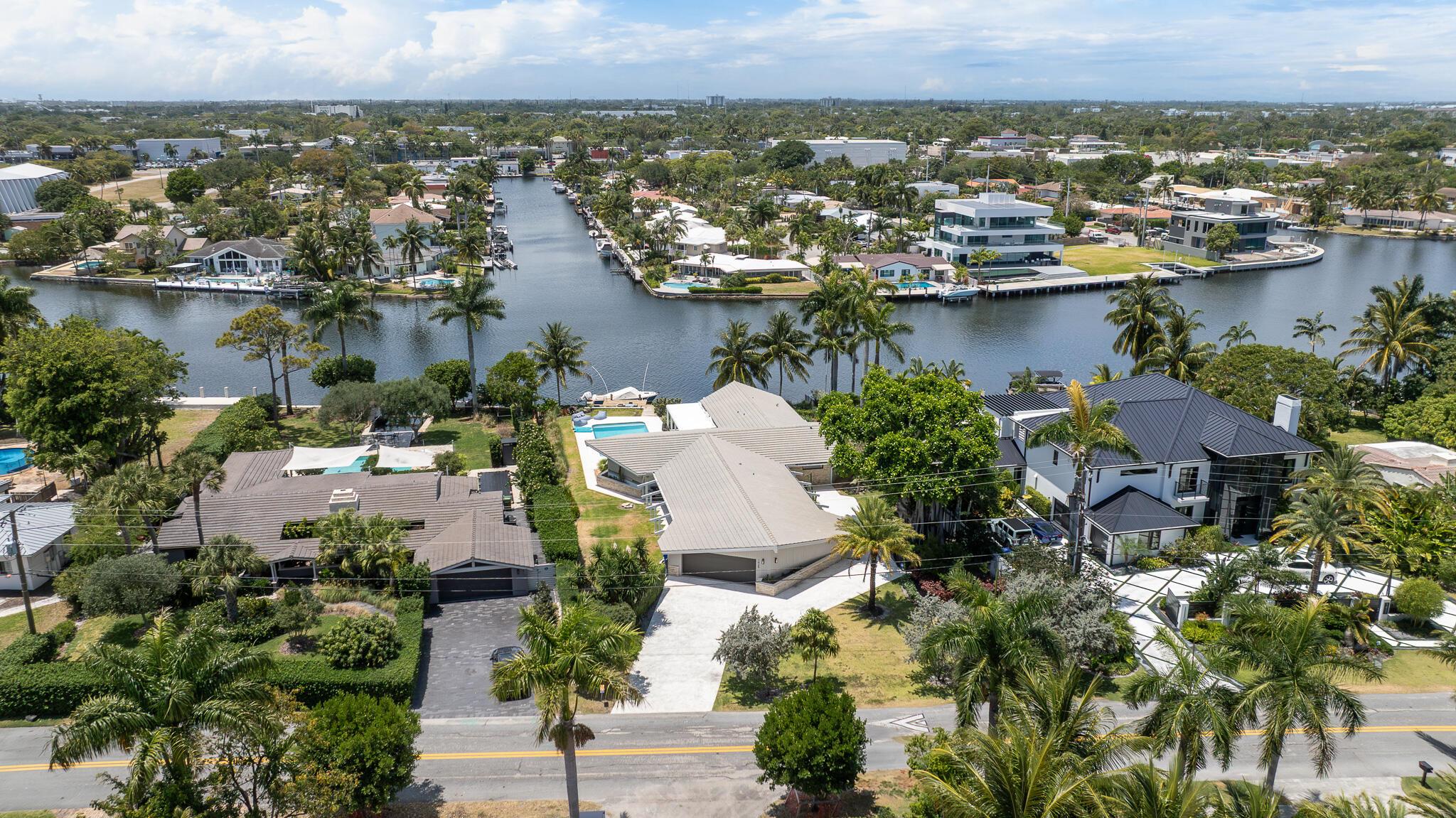 1425 Middle Riv Dr Fort Lauderdale, FL 33304