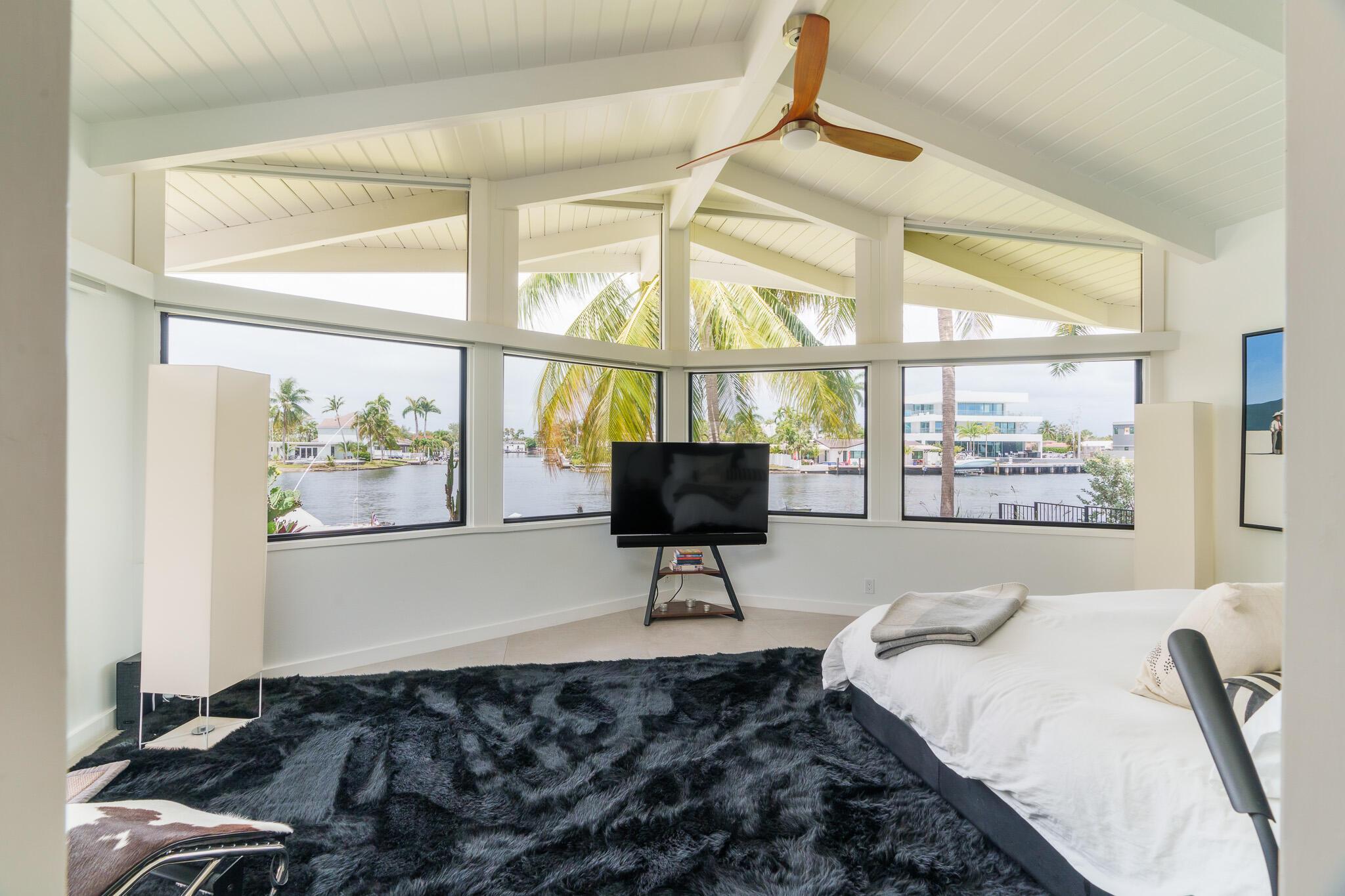 1425 Middle Riv Dr Fort Lauderdale, FL 33304