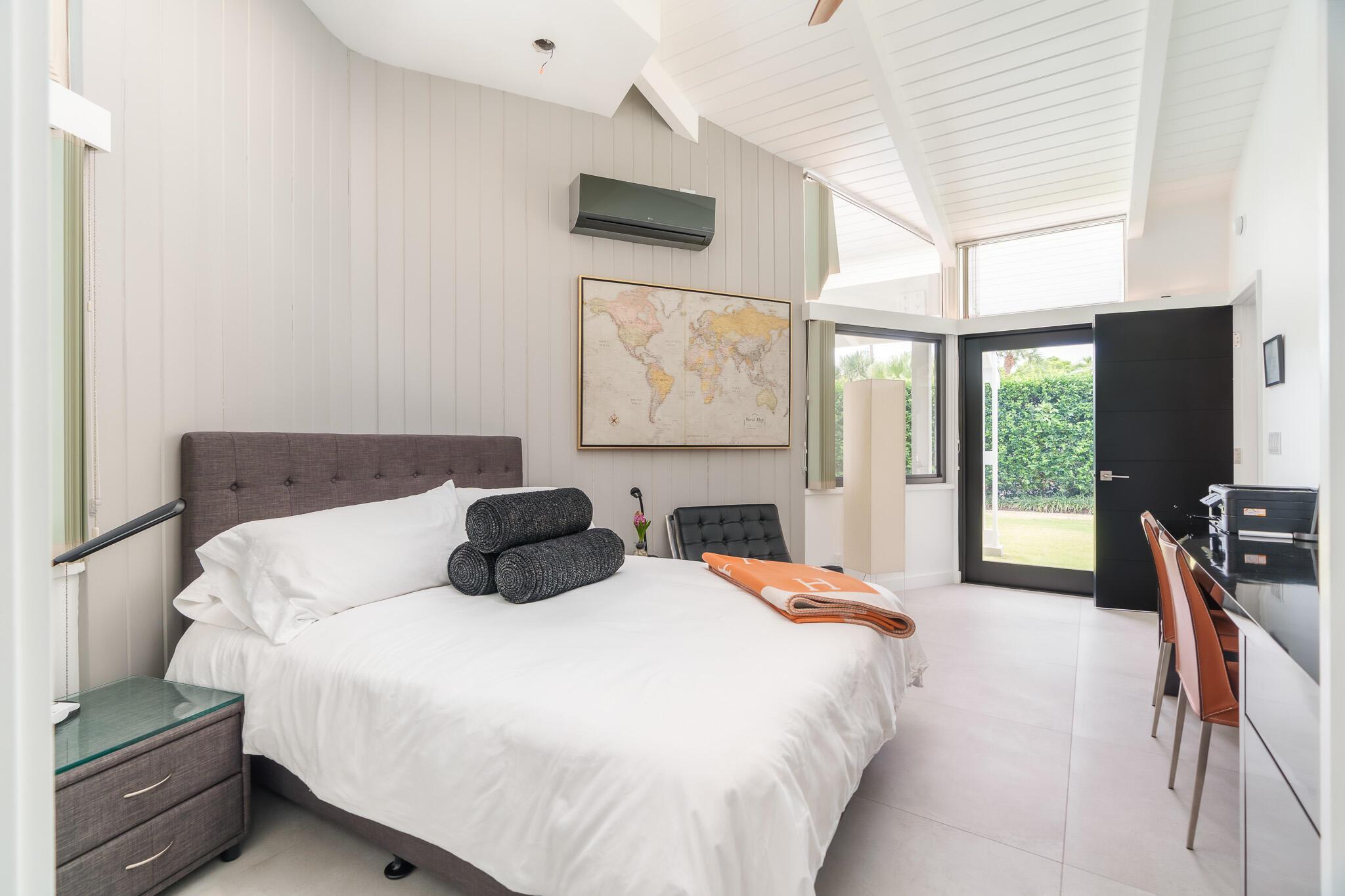 1425 Middle Riv Dr Fort Lauderdale, FL 33304