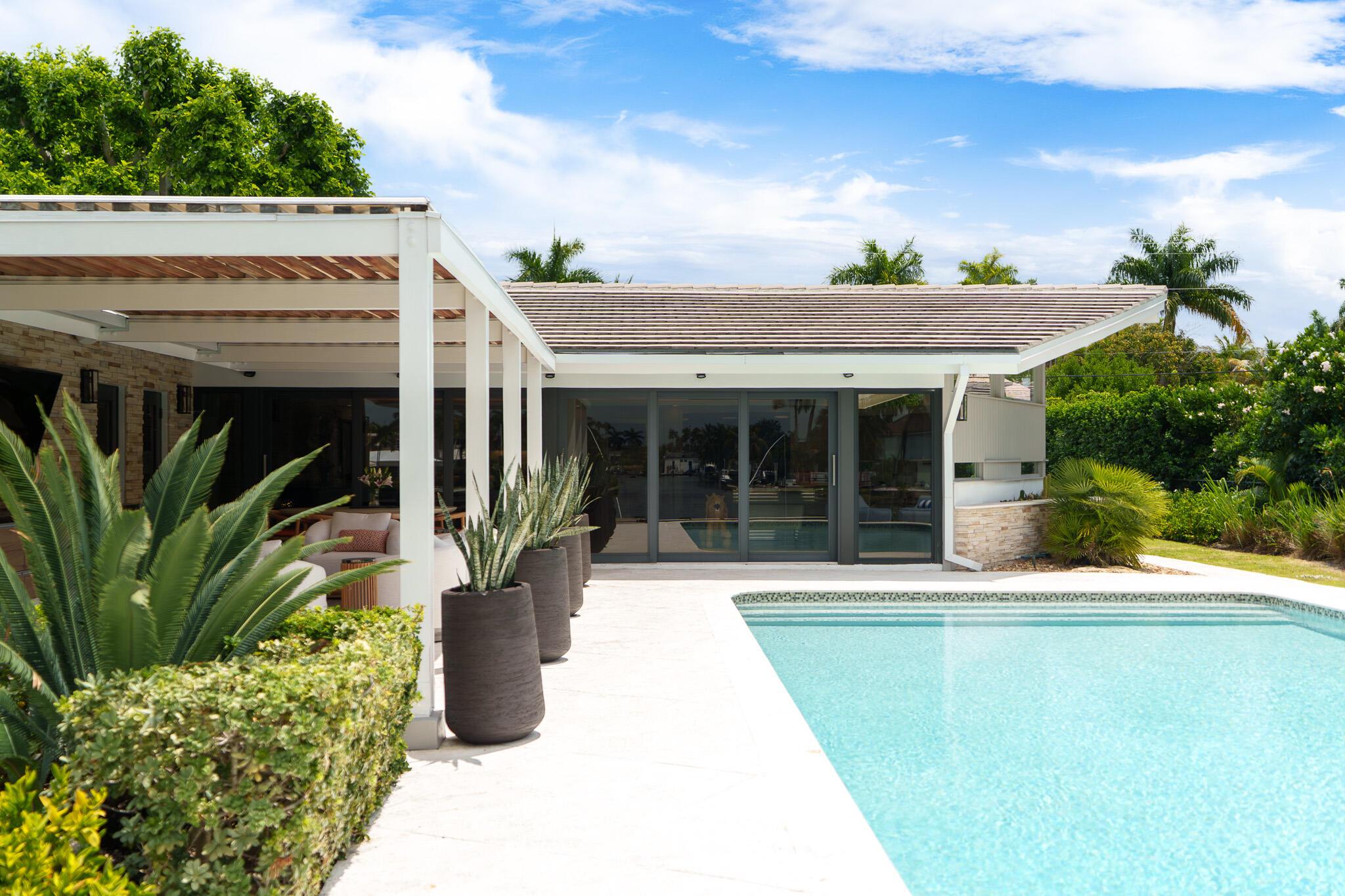 1425 Middle Riv Dr Fort Lauderdale, FL 33304