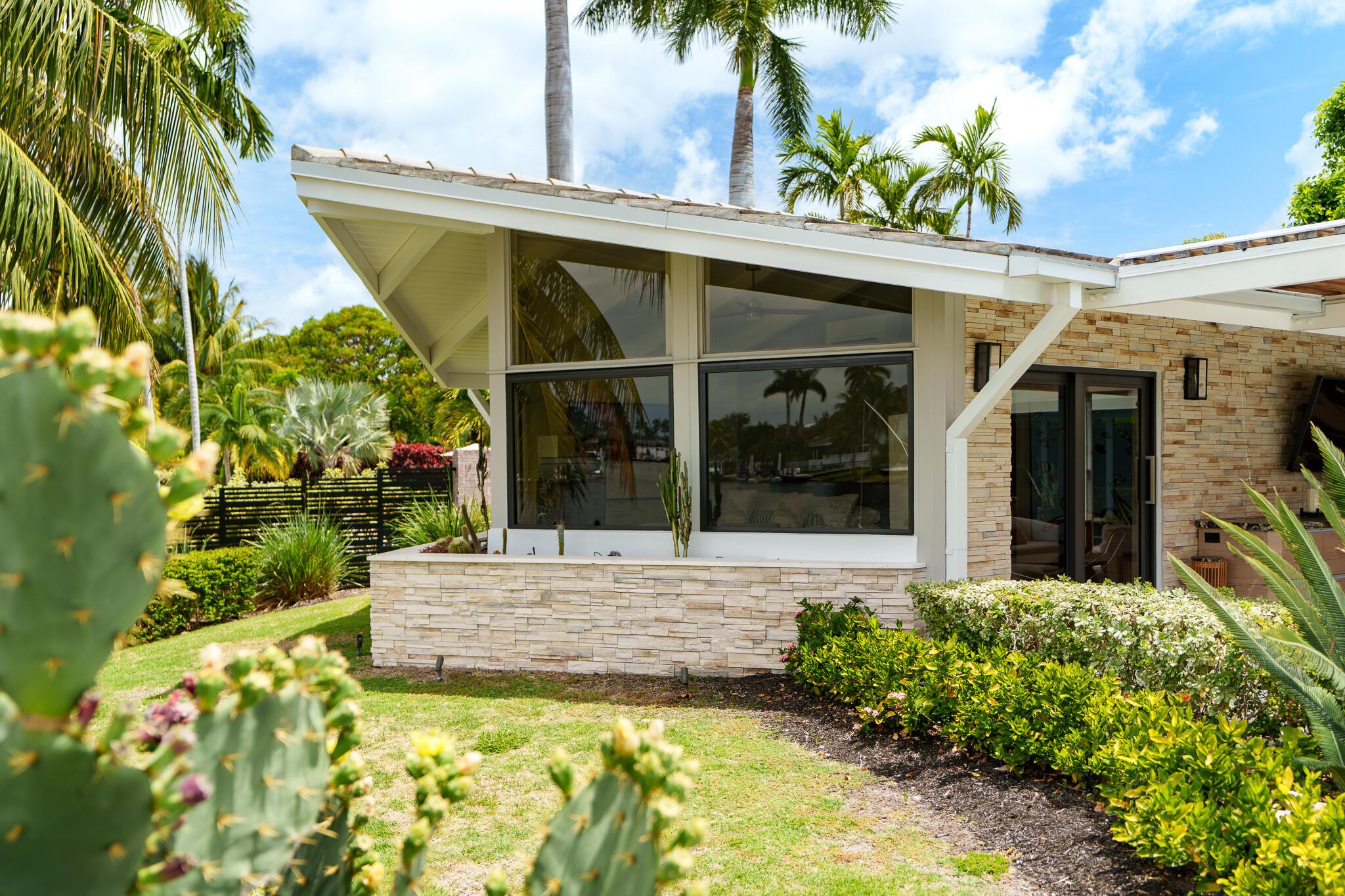 1425 Middle Riv Dr Fort Lauderdale, FL 33304