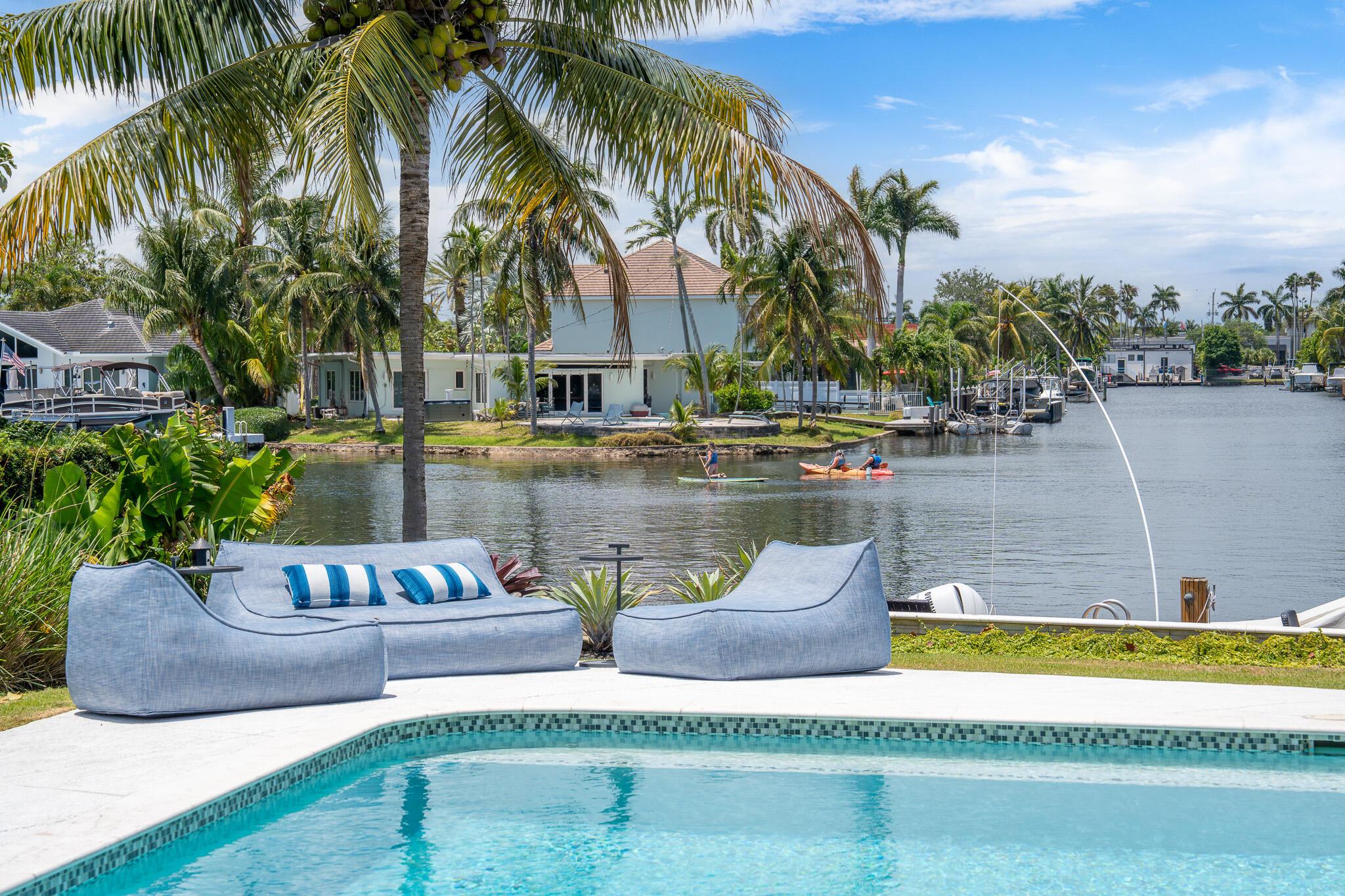 1425 Middle Riv Dr Fort Lauderdale, FL 33304