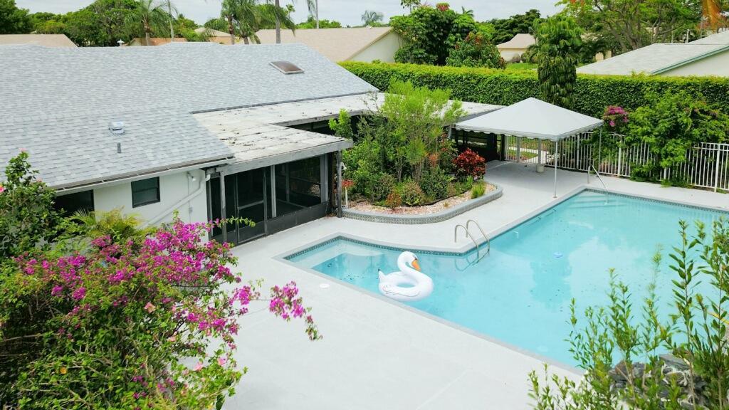 2845 Riviera Dr