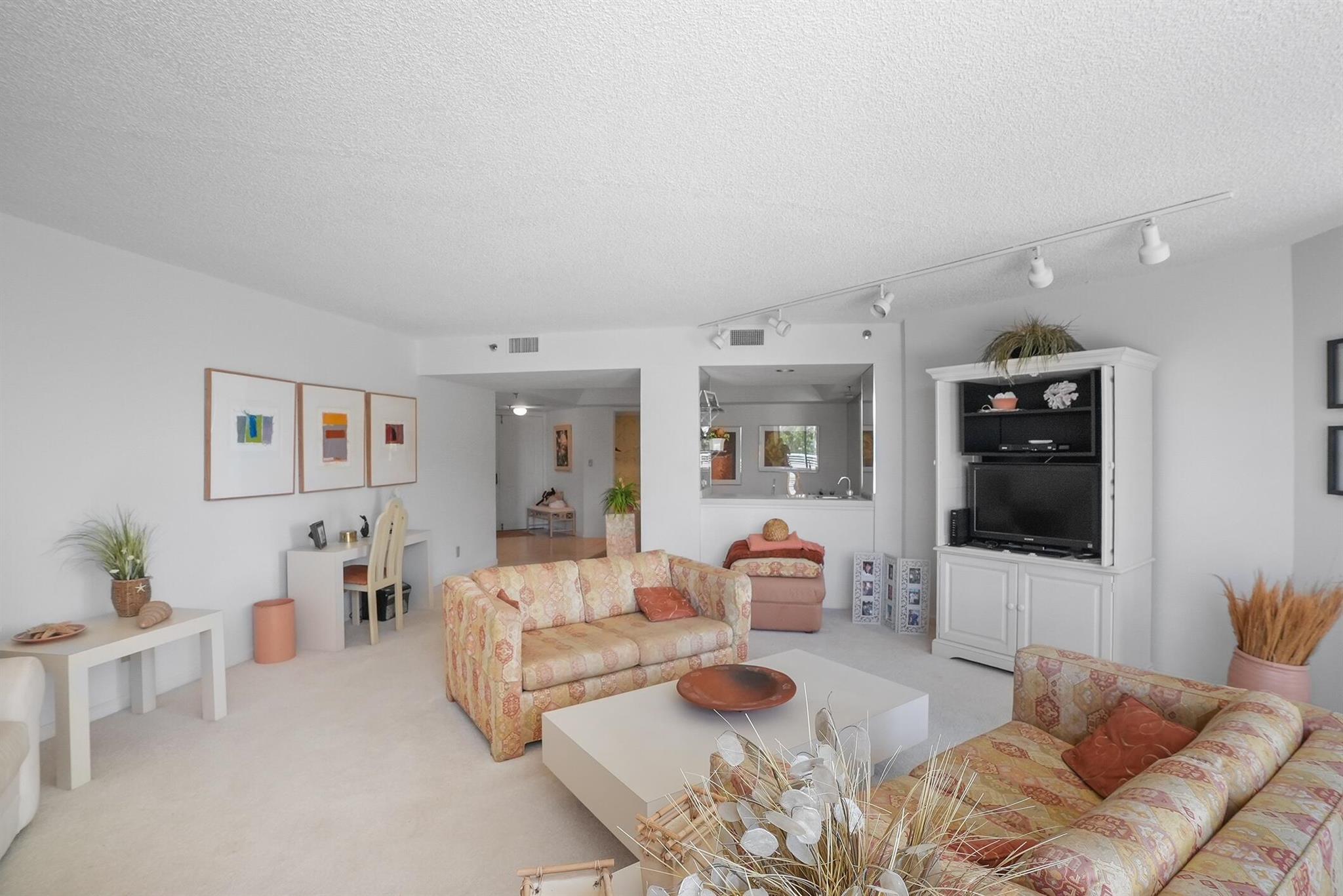 176 Helios Dr #102 Jupiter, FL 33477