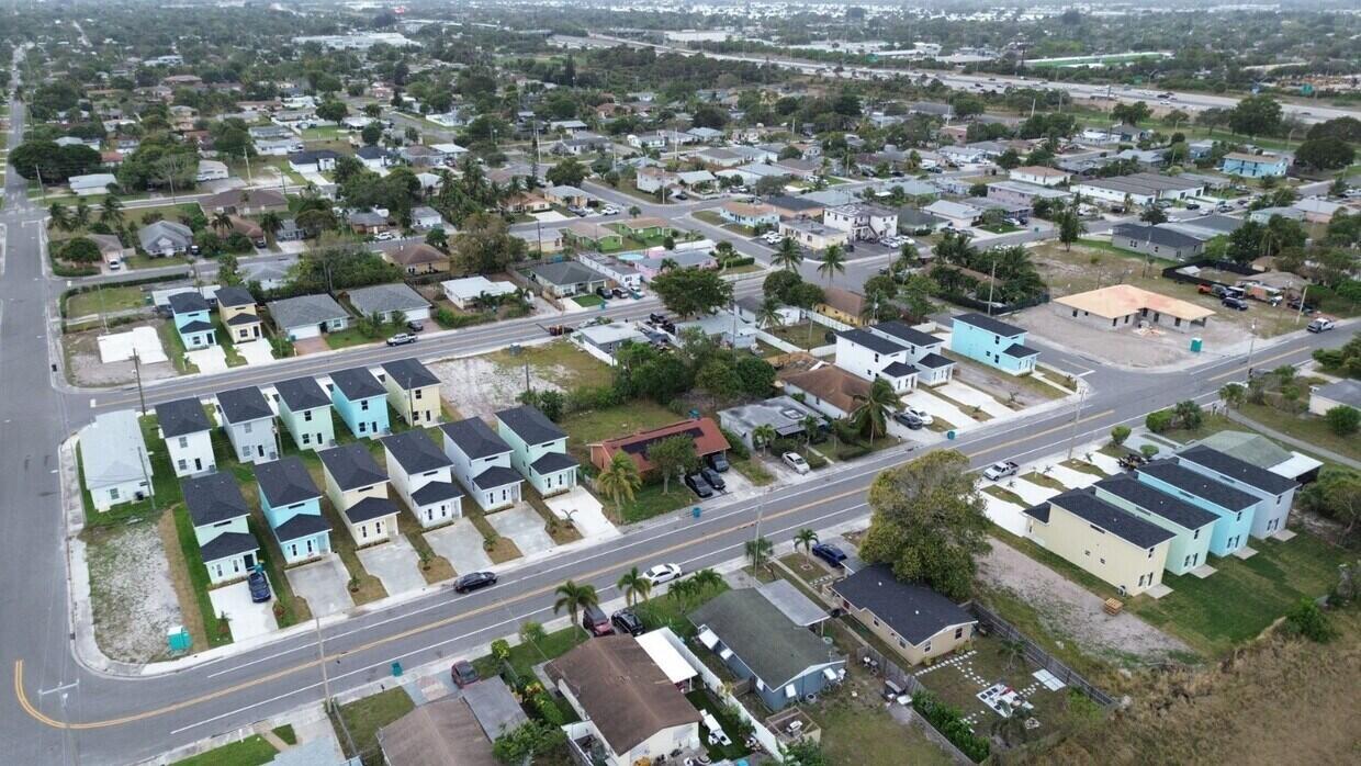 406 NW 12th Ave Boynton Beach, FL 33435