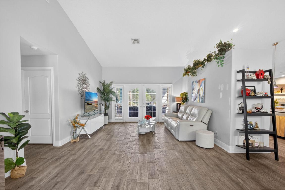 13033 Randolph Siding Jupiter, FL 33478