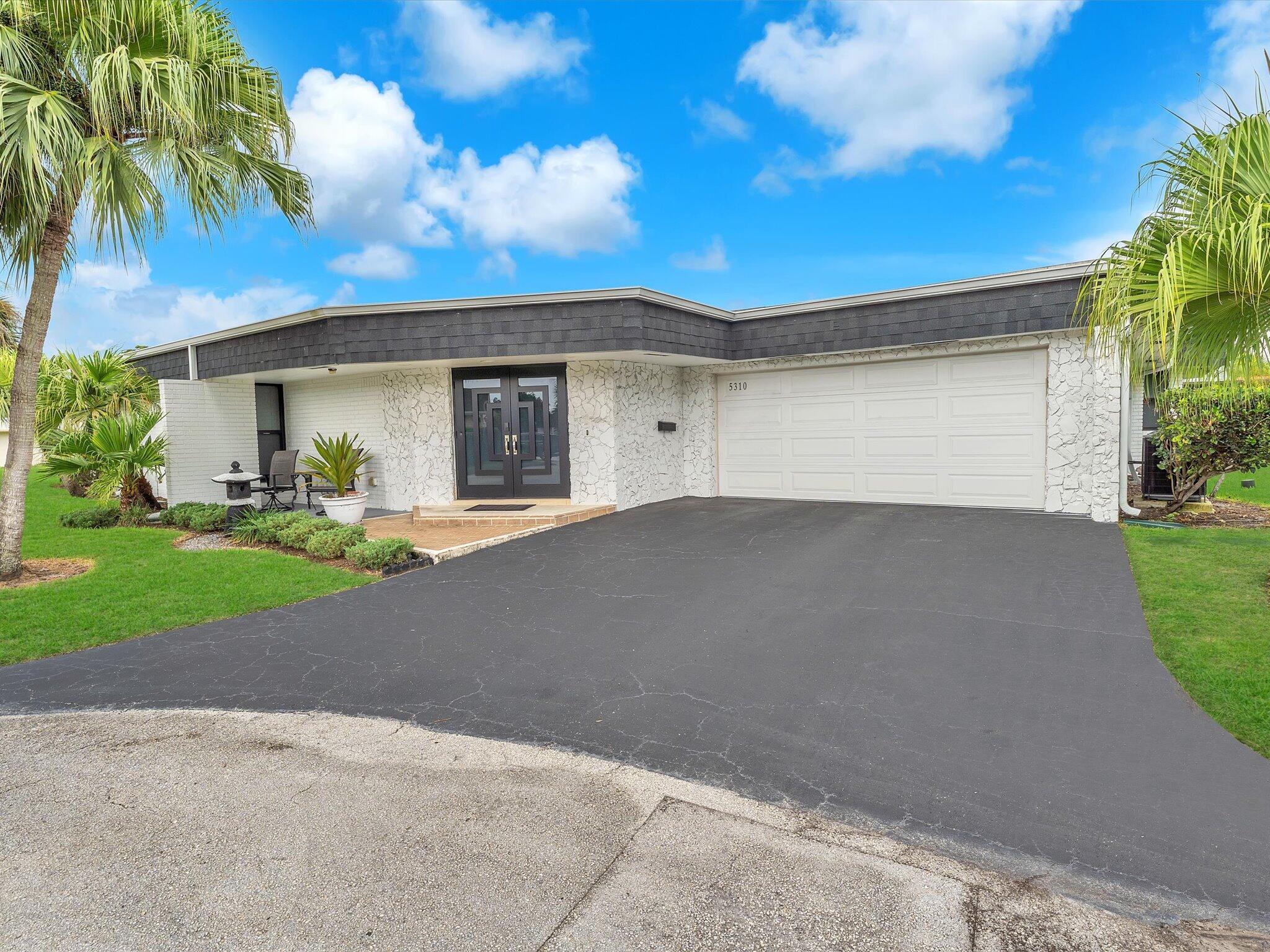 5310 Mango Cir