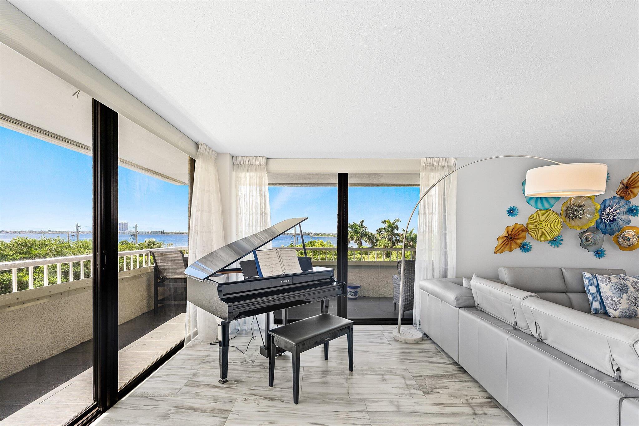 5280 N Ocean Dr Dr #1e Riviera Beach, FL 33404