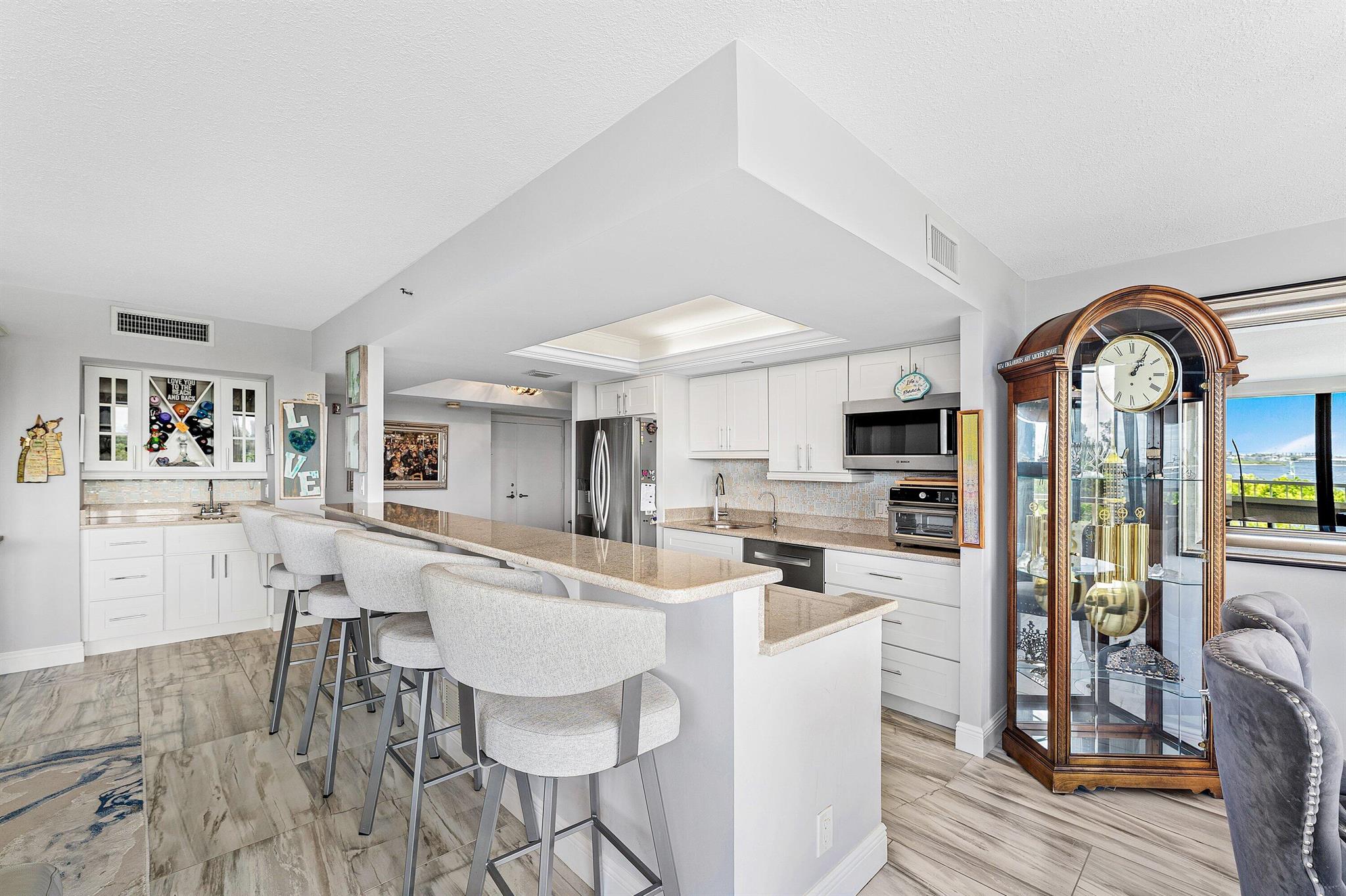 5280 N Ocean Dr Dr #1e Riviera Beach, FL 33404