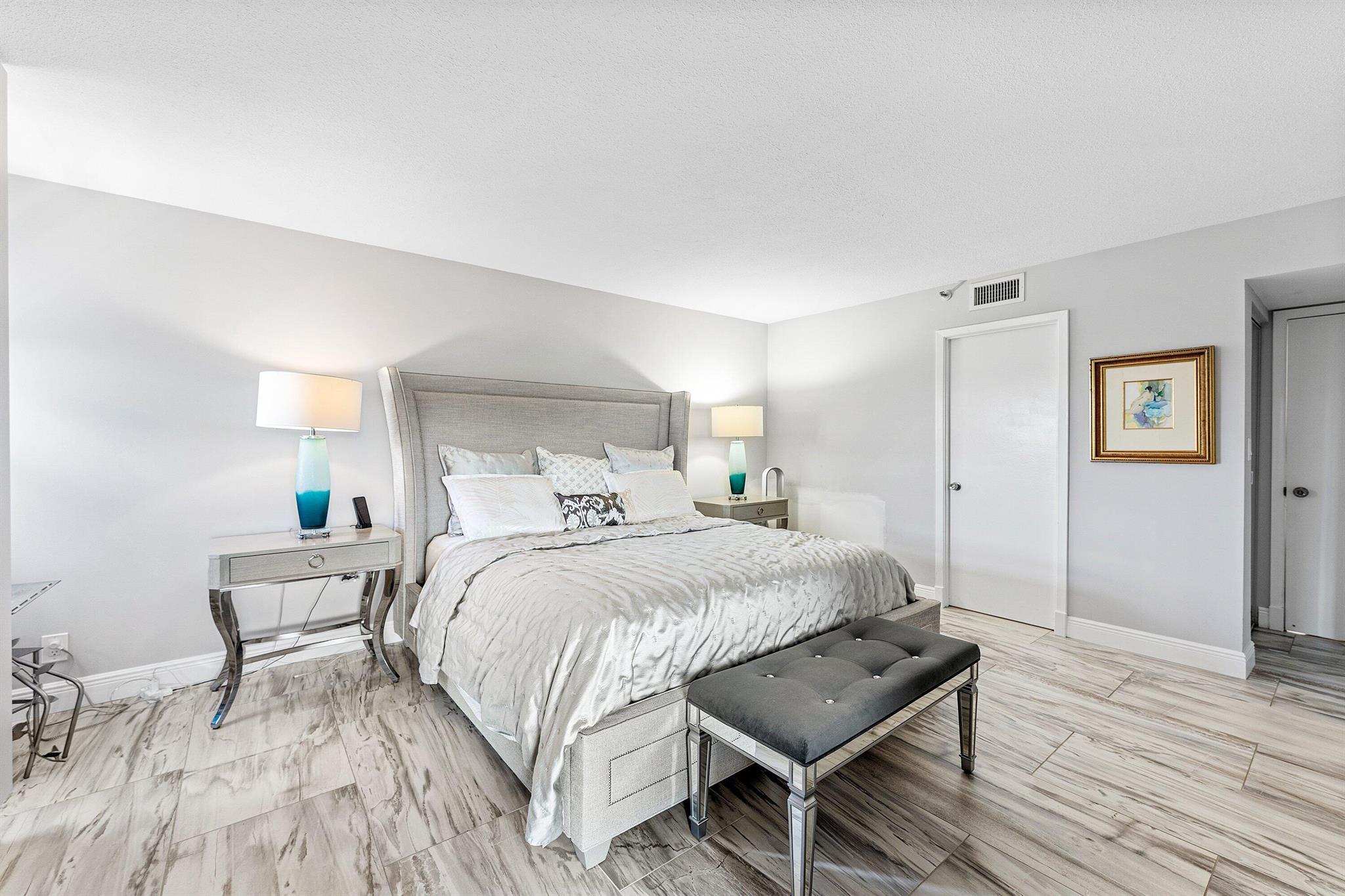 5280 N Ocean Dr Dr #1e Riviera Beach, FL 33404