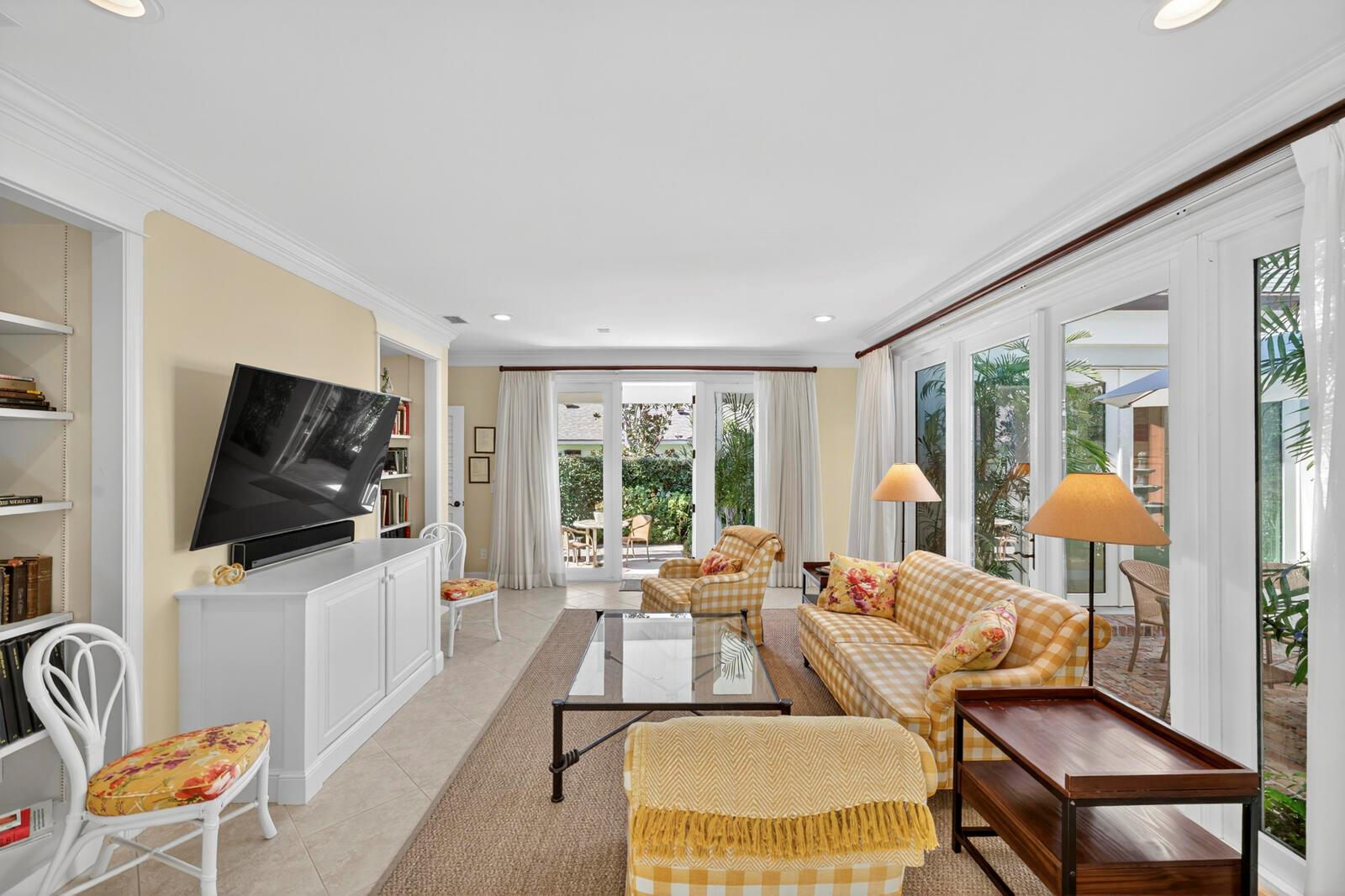 625 Riomar Dr Vero Beach, FL 32963