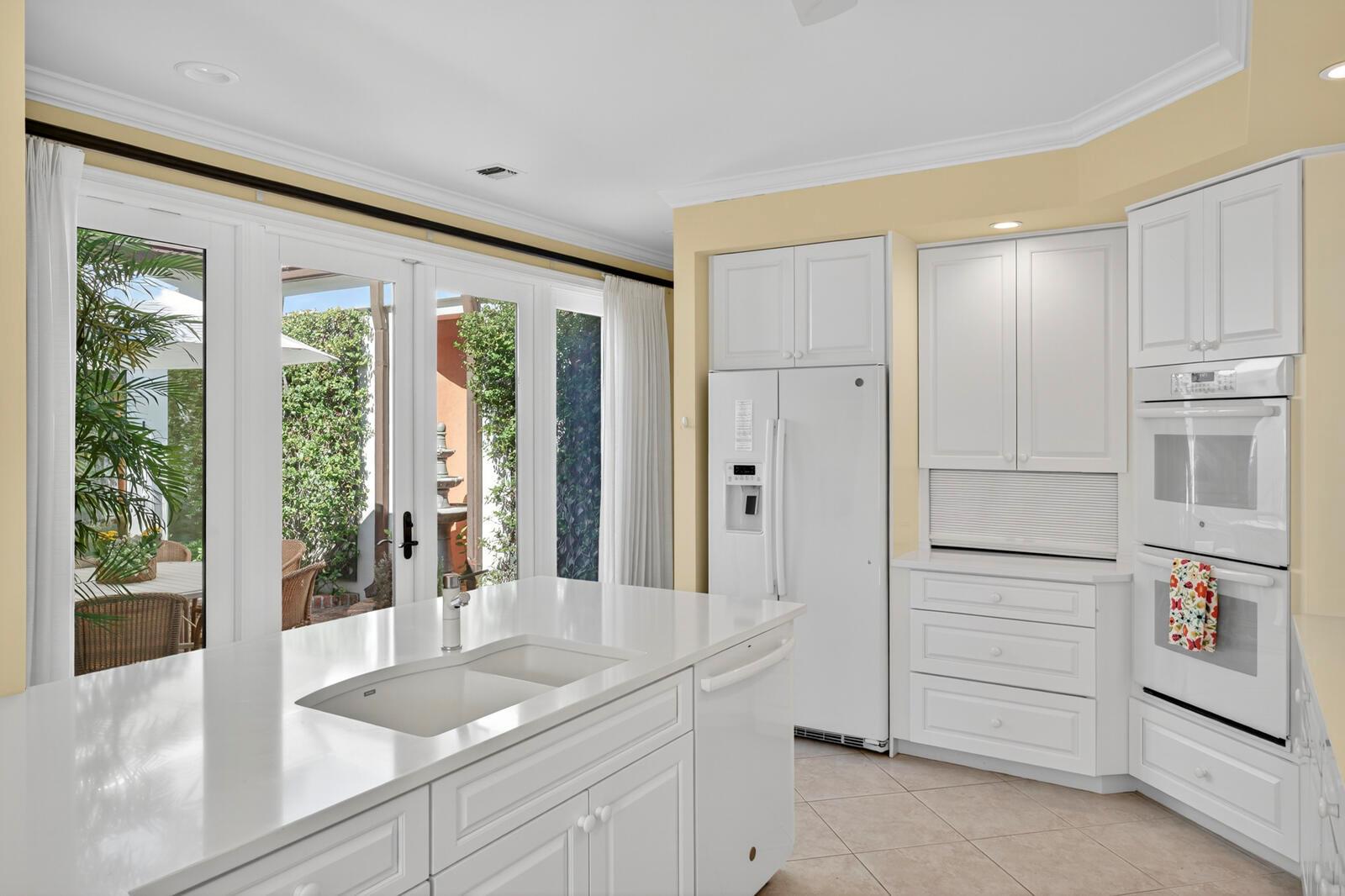 625 Riomar Dr Vero Beach, FL 32963