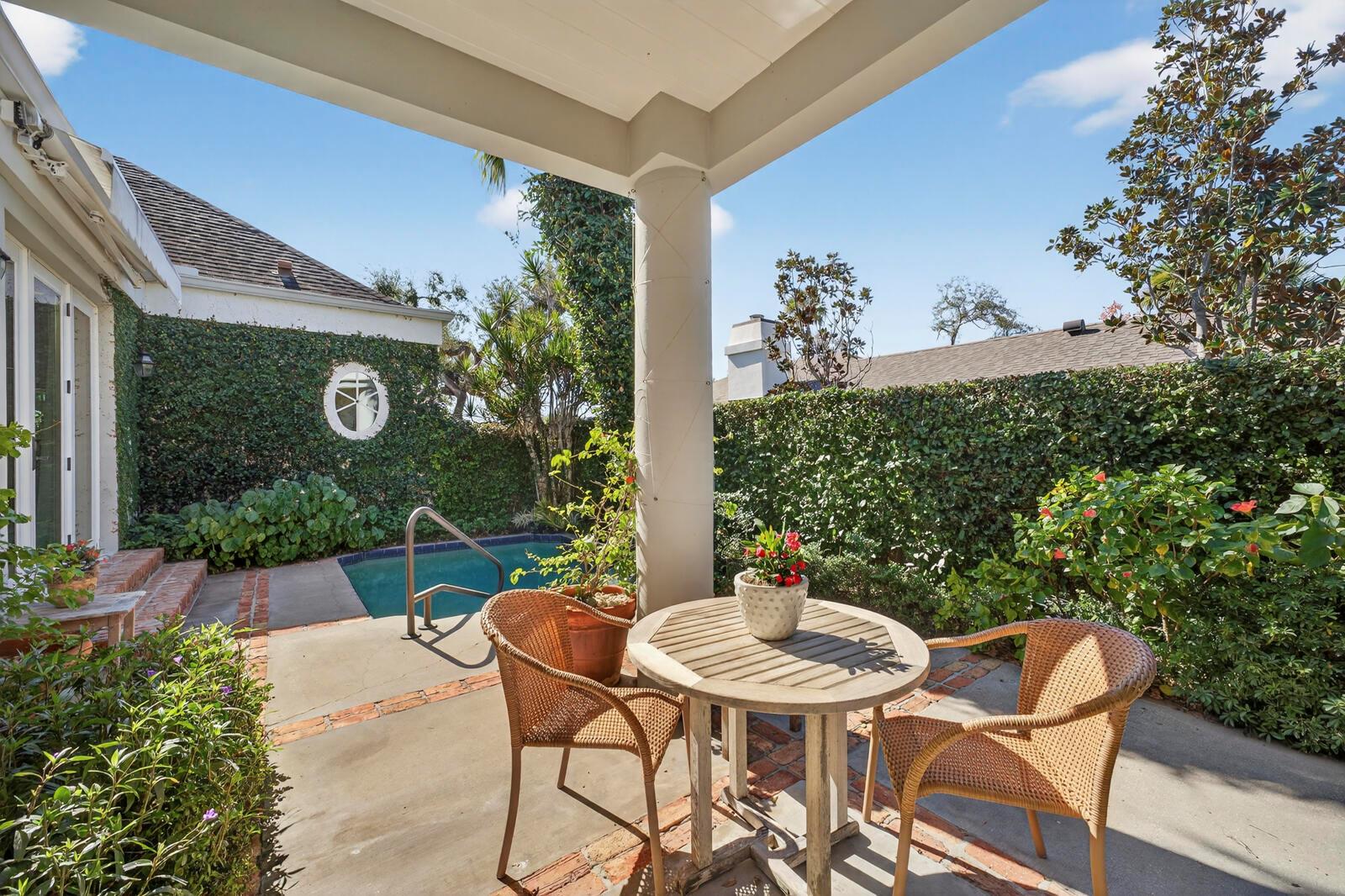 625 Riomar Dr Vero Beach, FL 32963