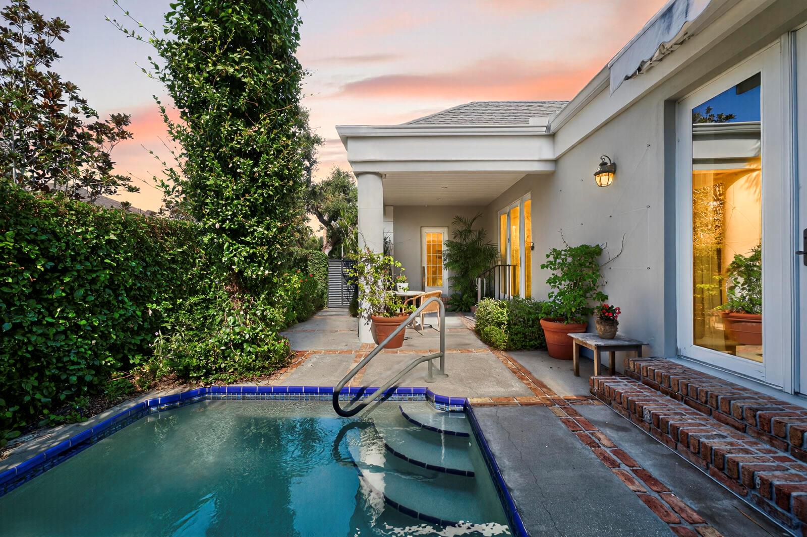 625 Riomar Dr Vero Beach, FL 32963