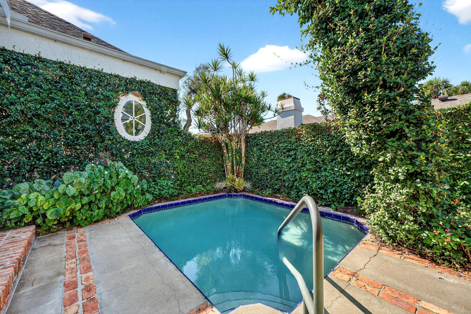 625 Riomar Dr Vero Beach, FL 32963