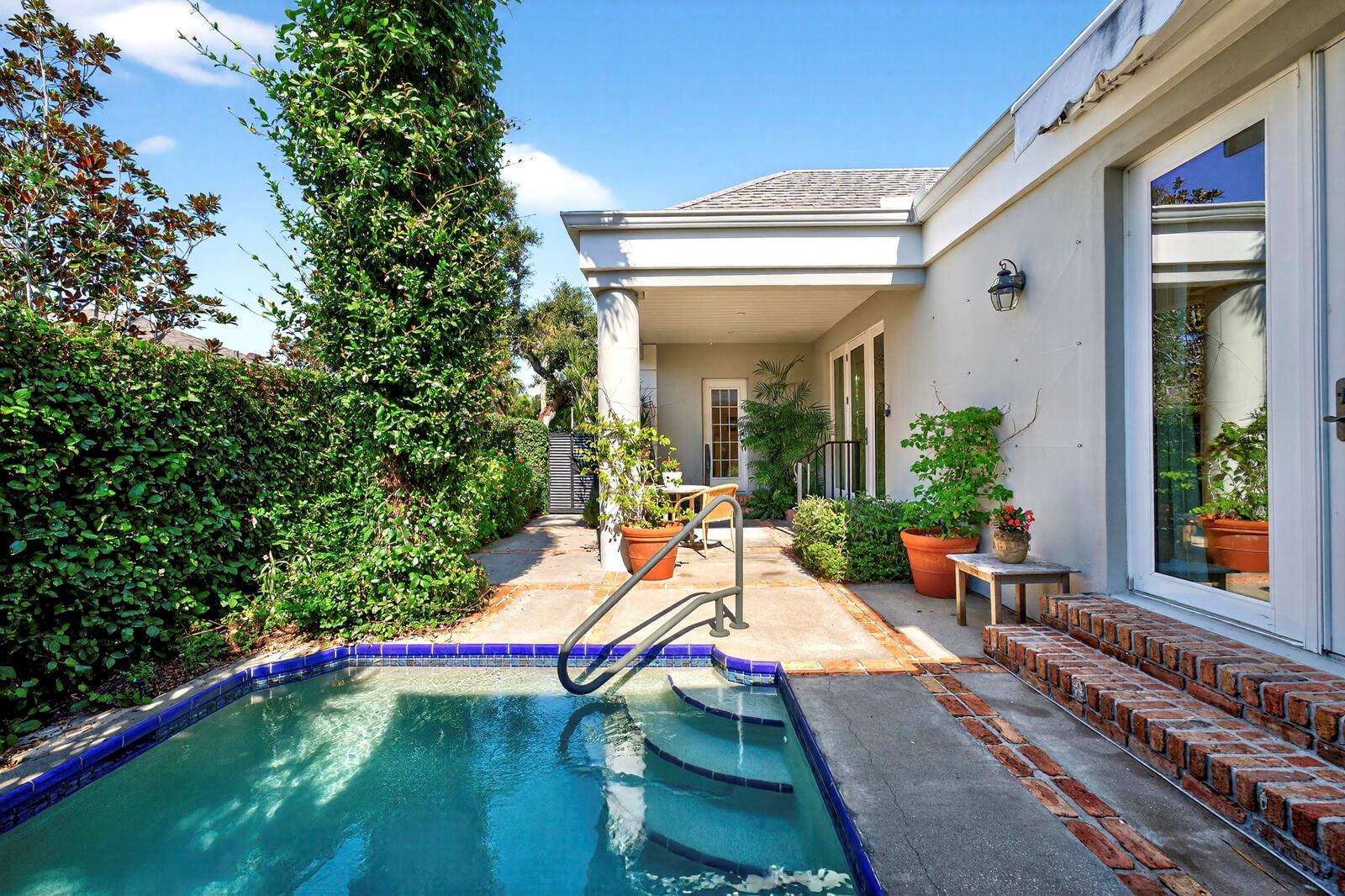 625 Riomar Dr Vero Beach, FL 32963