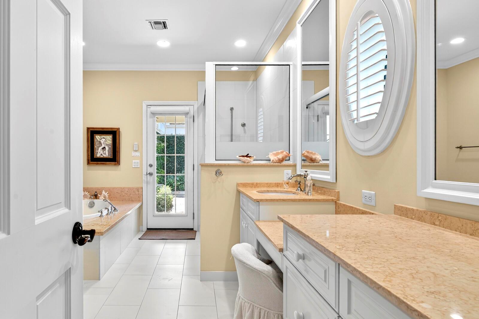 625 Riomar Dr Vero Beach, FL 32963