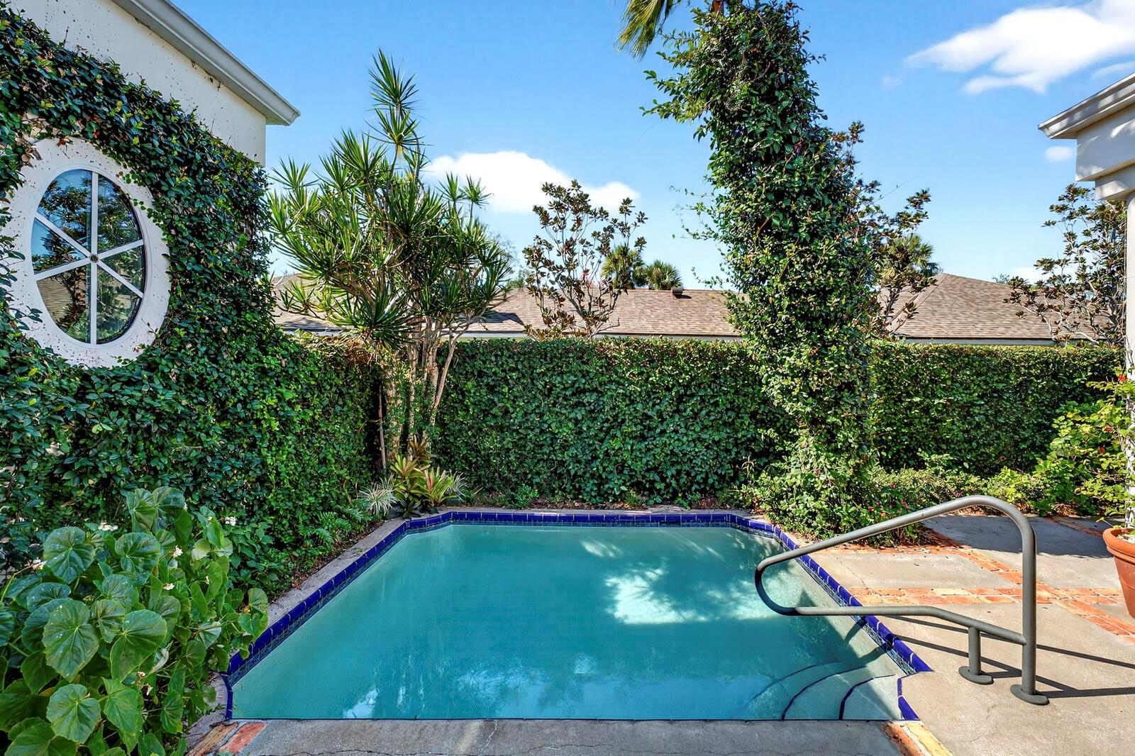 625 Riomar Dr Vero Beach, FL 32963