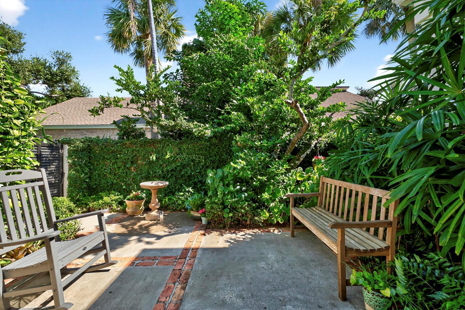 625 Riomar Dr Vero Beach, FL 32963