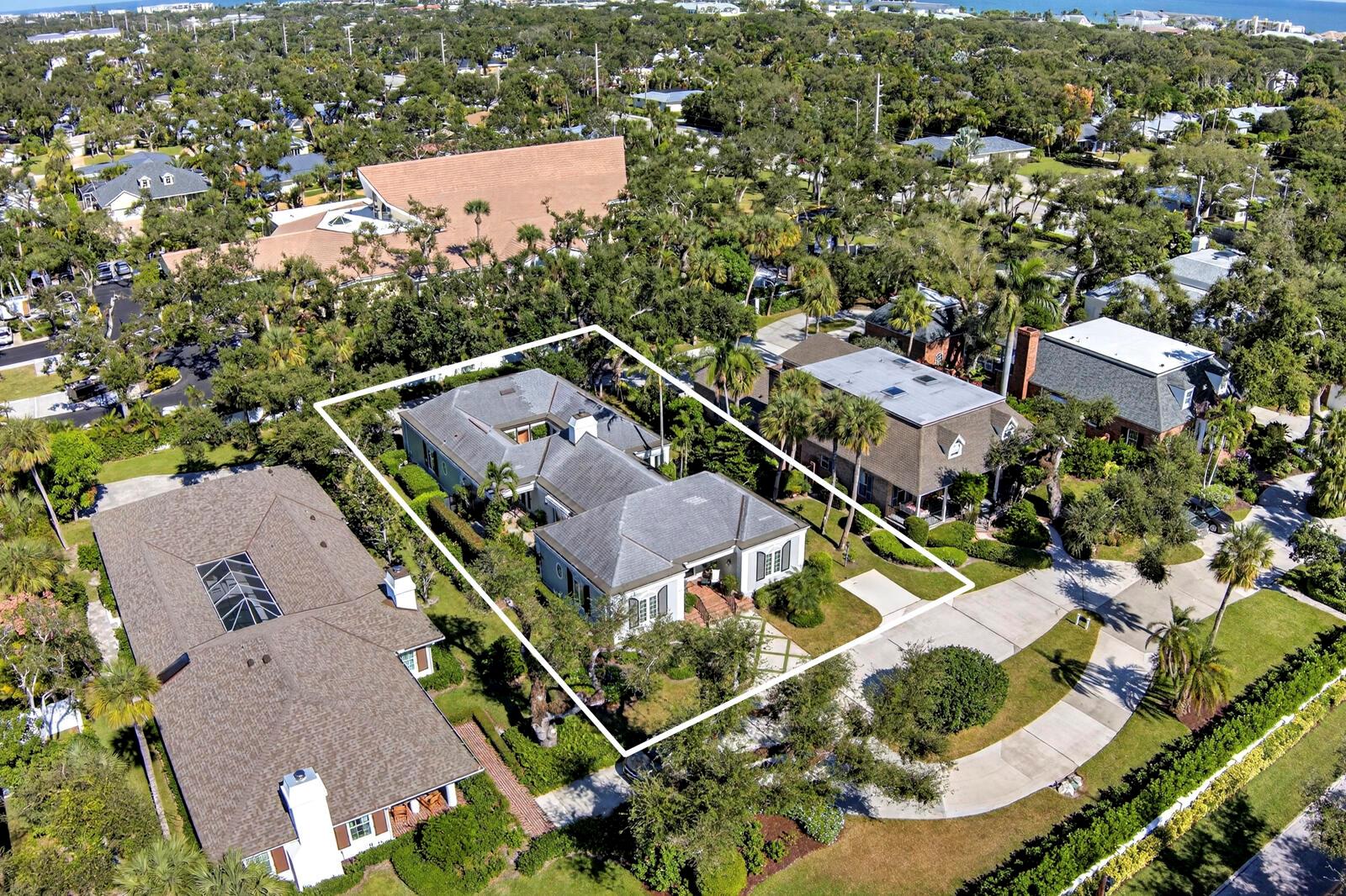 625 Riomar Dr Vero Beach, FL 32963