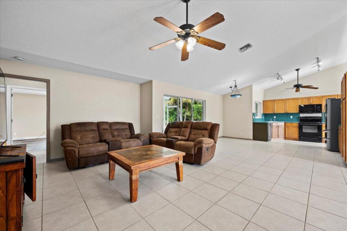 19187 Capet Crk Ct Loxahatchee, FL 33470