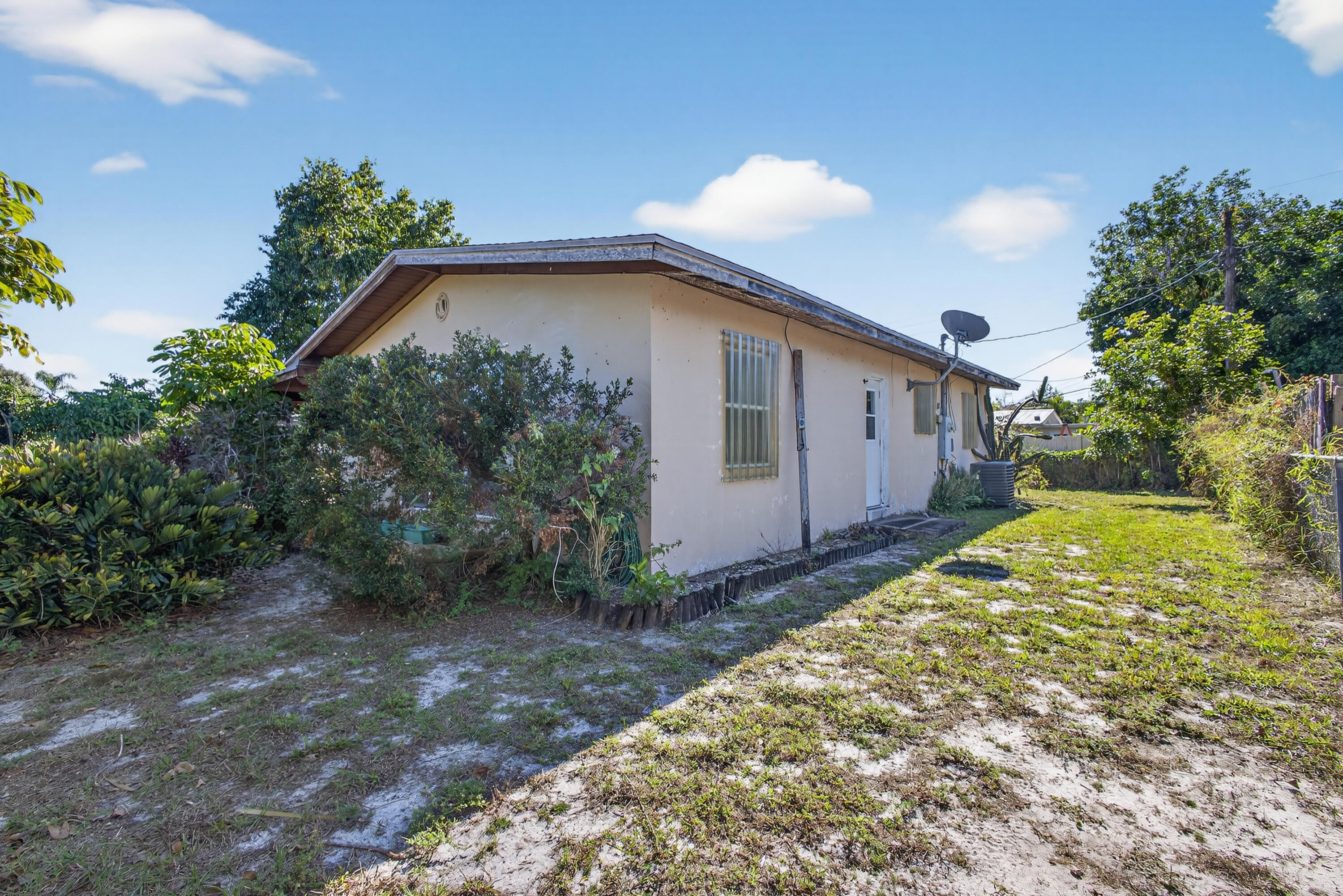1212 Chickasaw Jupiter, FL 33458
