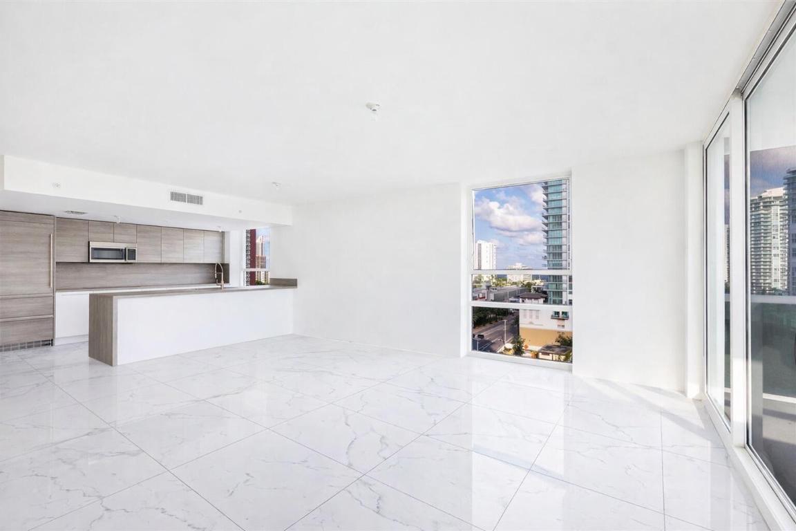 image 400 Sunny Isles18