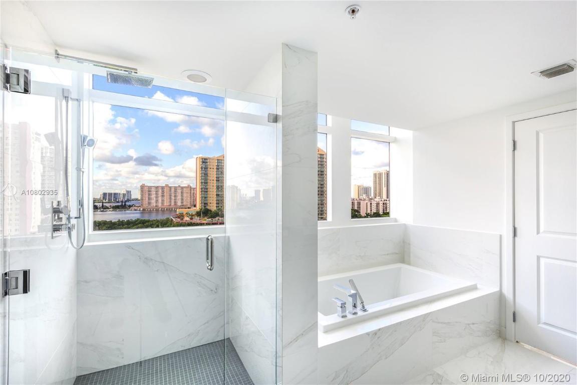 image 400 Sunny Isles27