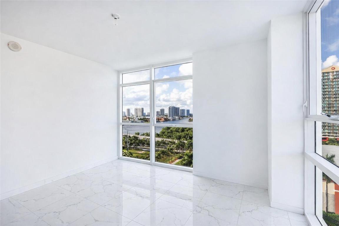 image 400 Sunny Isles29