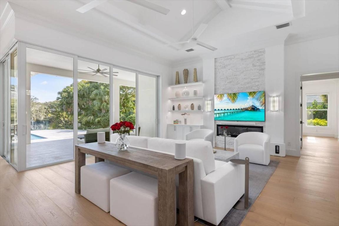 201 Shores Indian River Shores, FL 32963