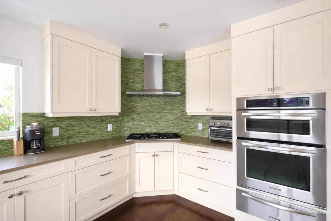 3018 NE 26th Fort Lauderdale, FL 33305